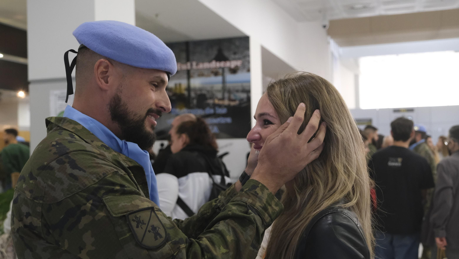 Imágenes de la salida del segundo contingente de La Legión con destino el Líbano