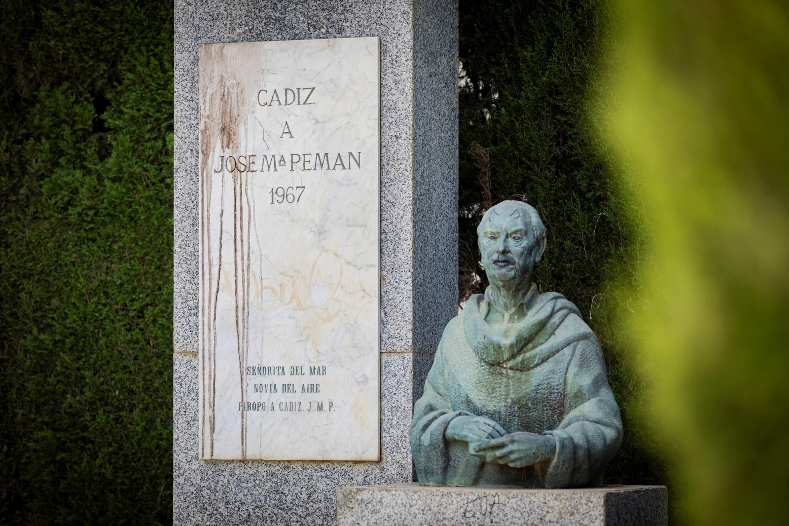 Imágenes del abandono del parque Genovés en Cádiz