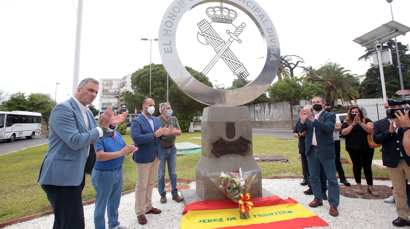 Ortega Smith asiste al homenaje de Vox al guardia civil Agustín Cárdenas en Jerez