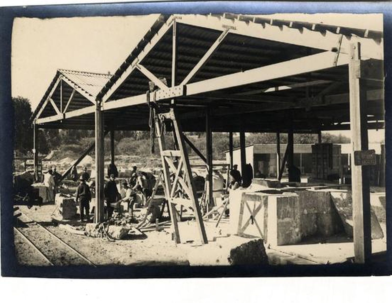 Imágenes de la construcción del Monumento a la Fe Descubridora.