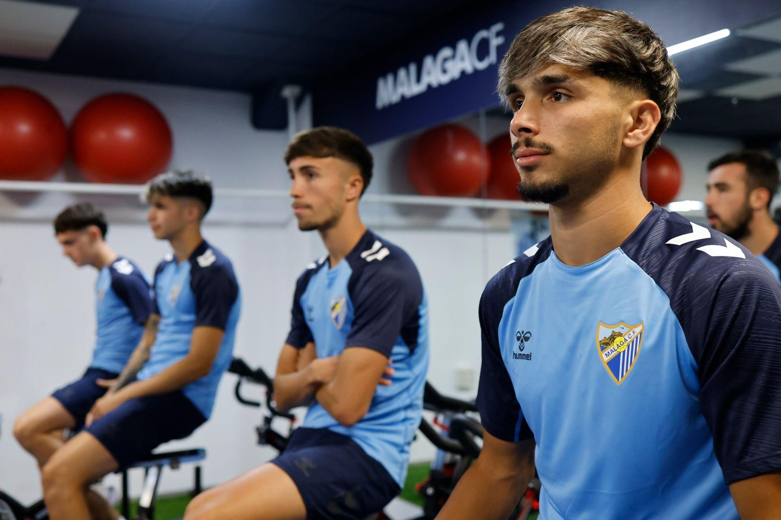 La nueva ropa de entrenamiento del Málaga CF La nueva ropa de entrenamiento del Málaga CF
