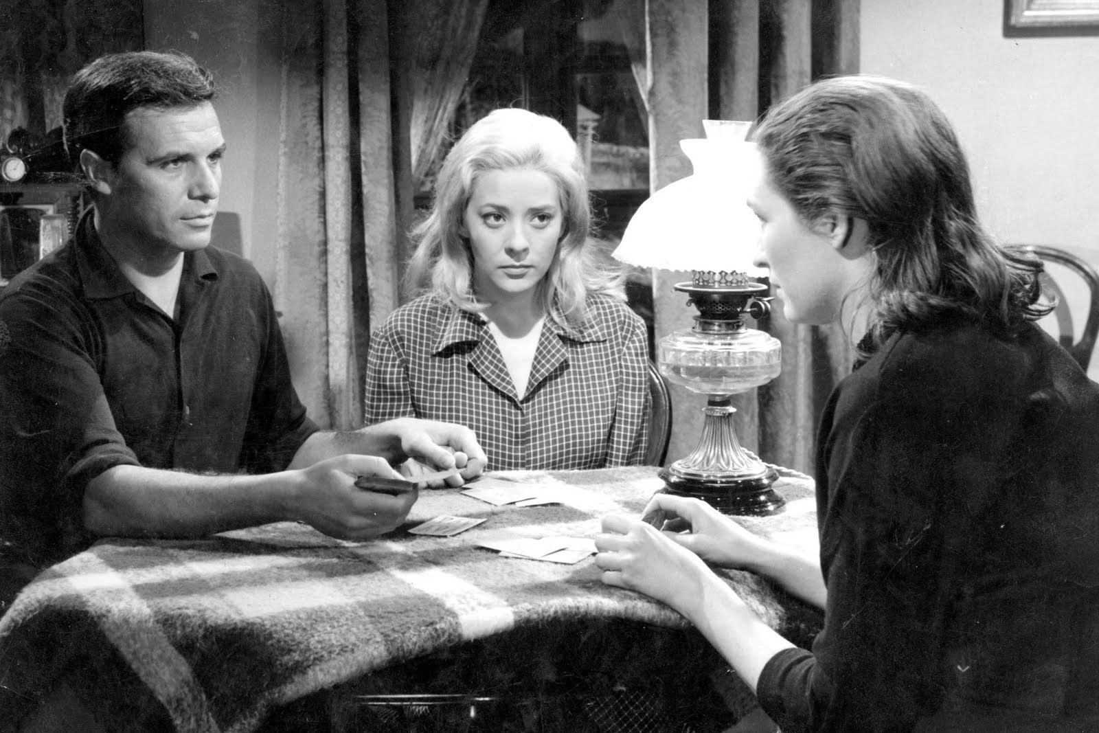 Paco Rabal y Silvia Pinal en la escena final de 'Viridiana'