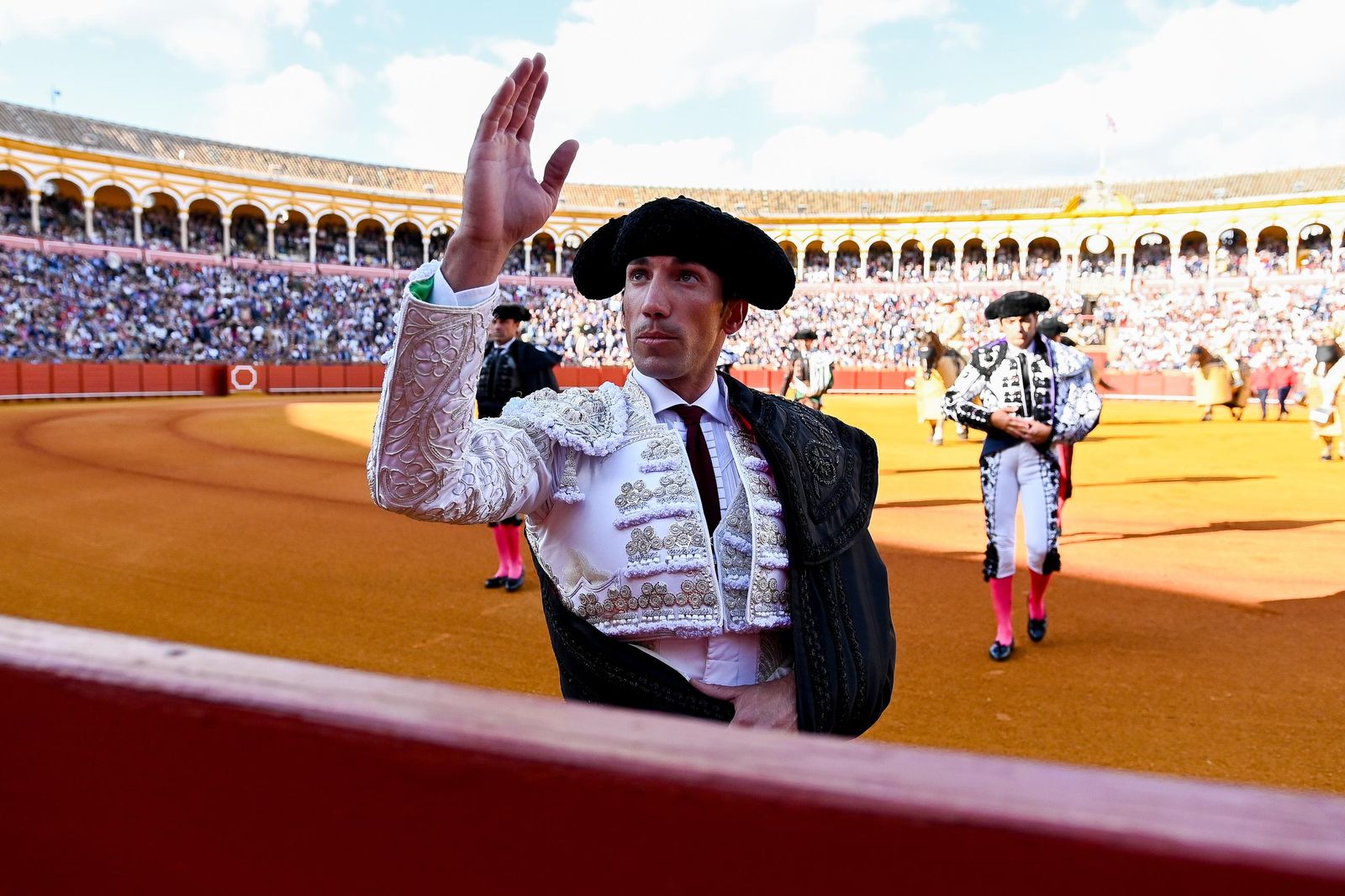 David de Miranda tras el paseillo saludando a la presidencia