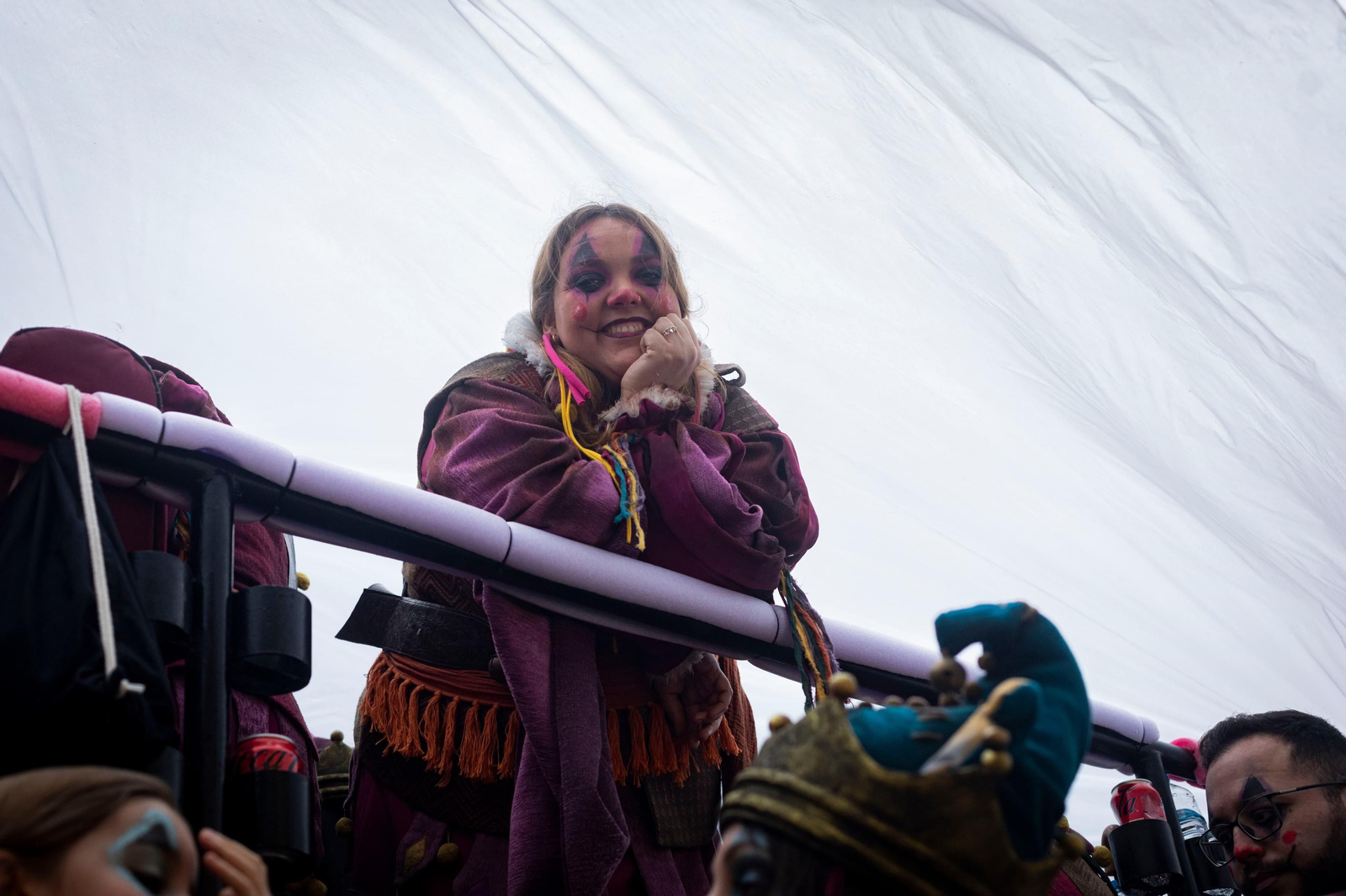 Las mejores imágenes de un Lunes de Coros pasado por agua en el Carnaval de Cádiz 2024