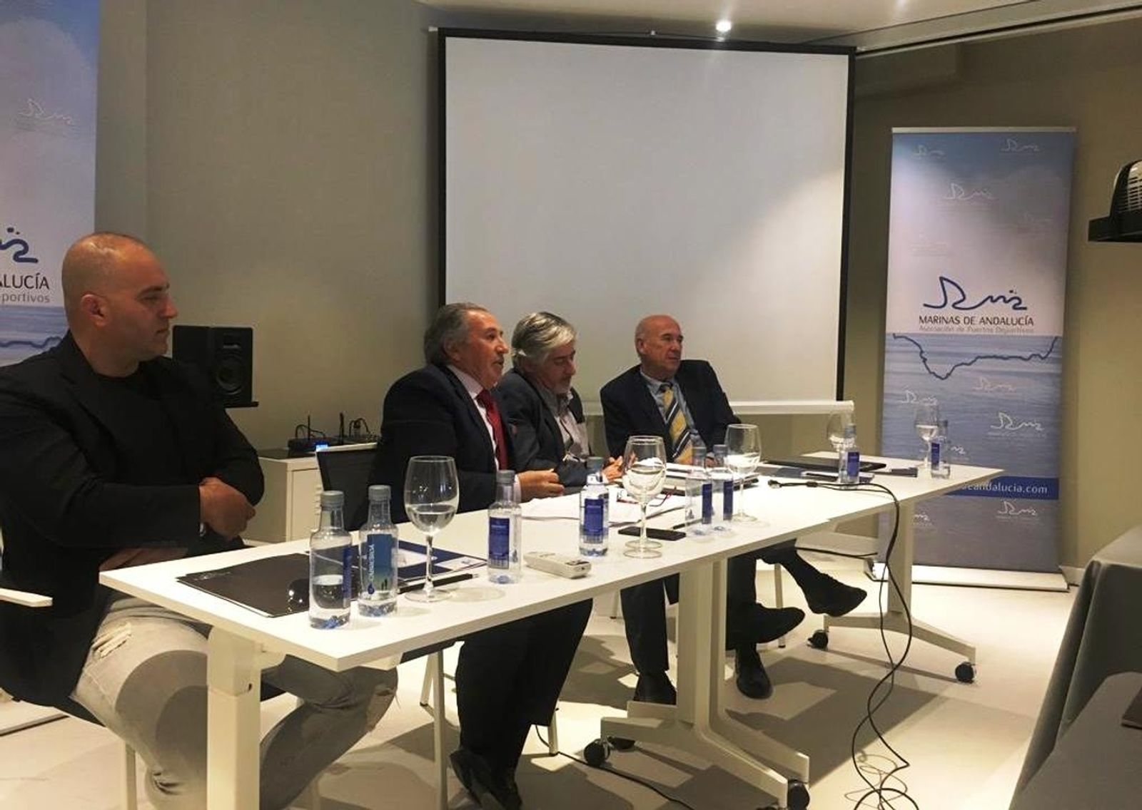 De izquierda a derecha, Samad Adda, propietario del Puerto Deportivo de Aguadulce; José Carlos Martín, presidente de Marinas de Andalucía; Miguel Ángel Díez, secretario general, y Manuel García Páez, vicepresidente.