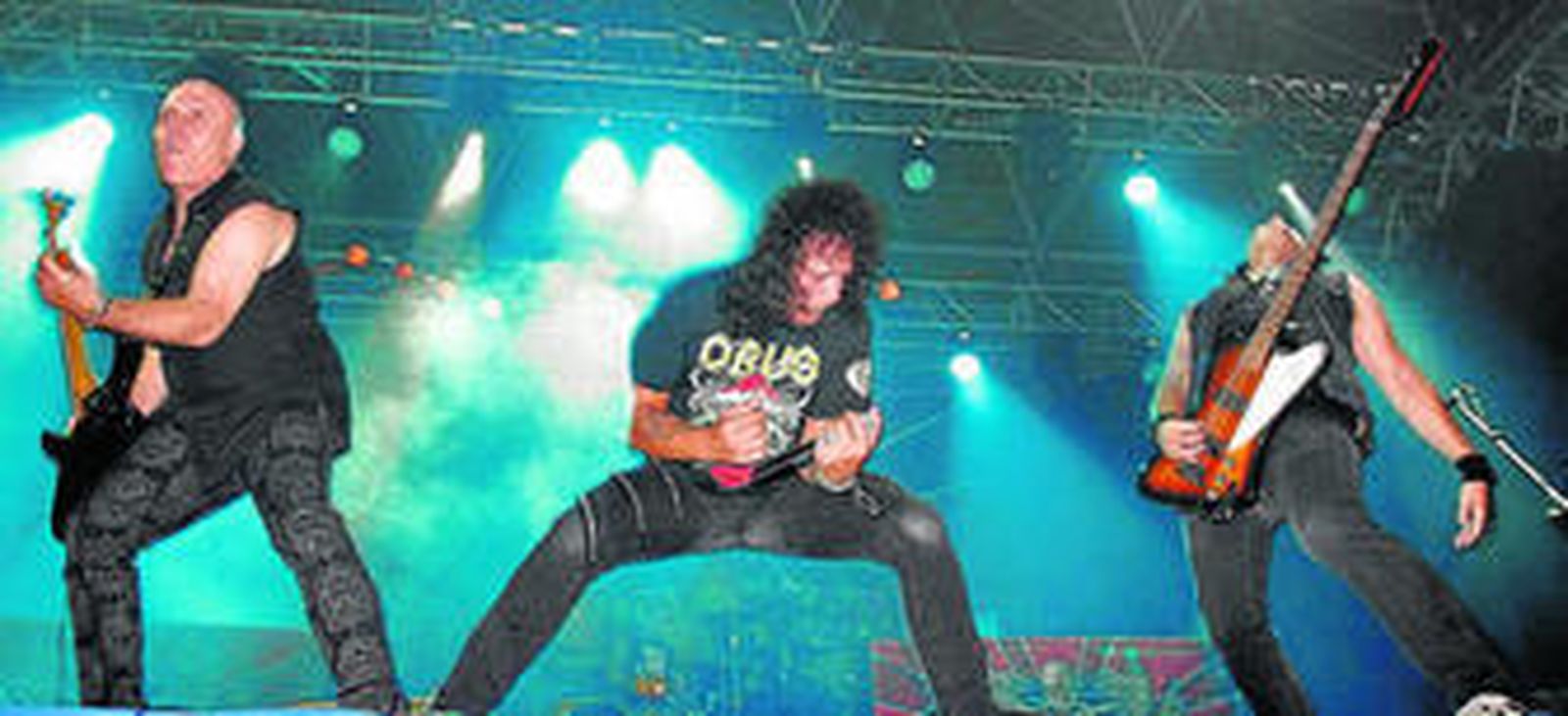 El grupo madrileño Obús ofreció un gran espectáculo a los asistentes.