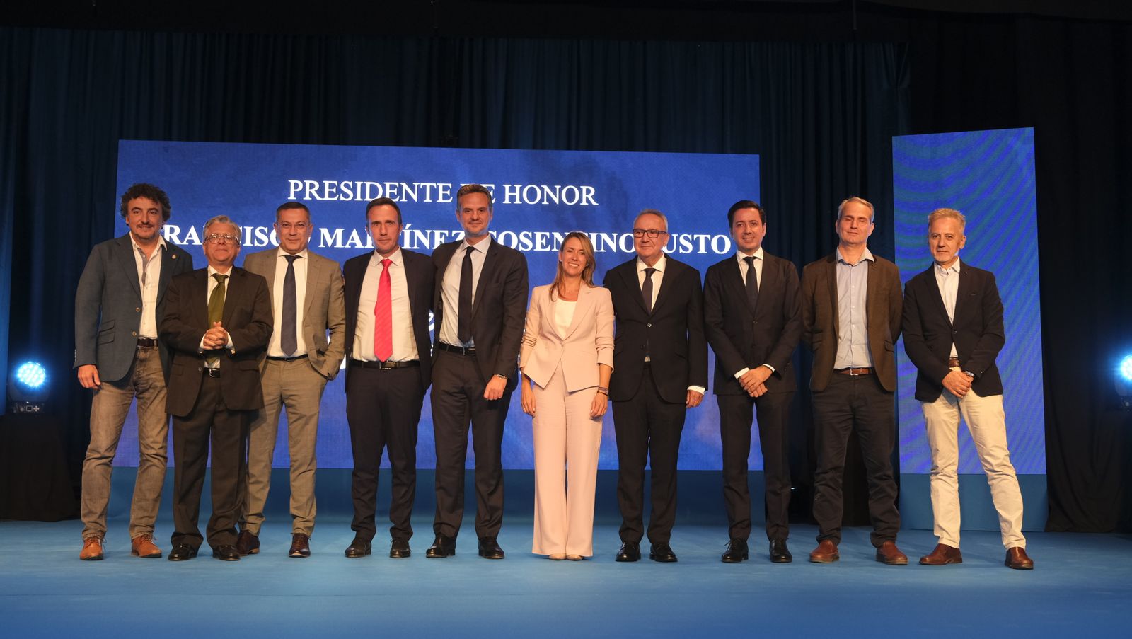 Imágenes del reconocimiento  como Presidente de Honor de la Asociación de Empresarios del Mármol, Francisco Martínez Cosentino