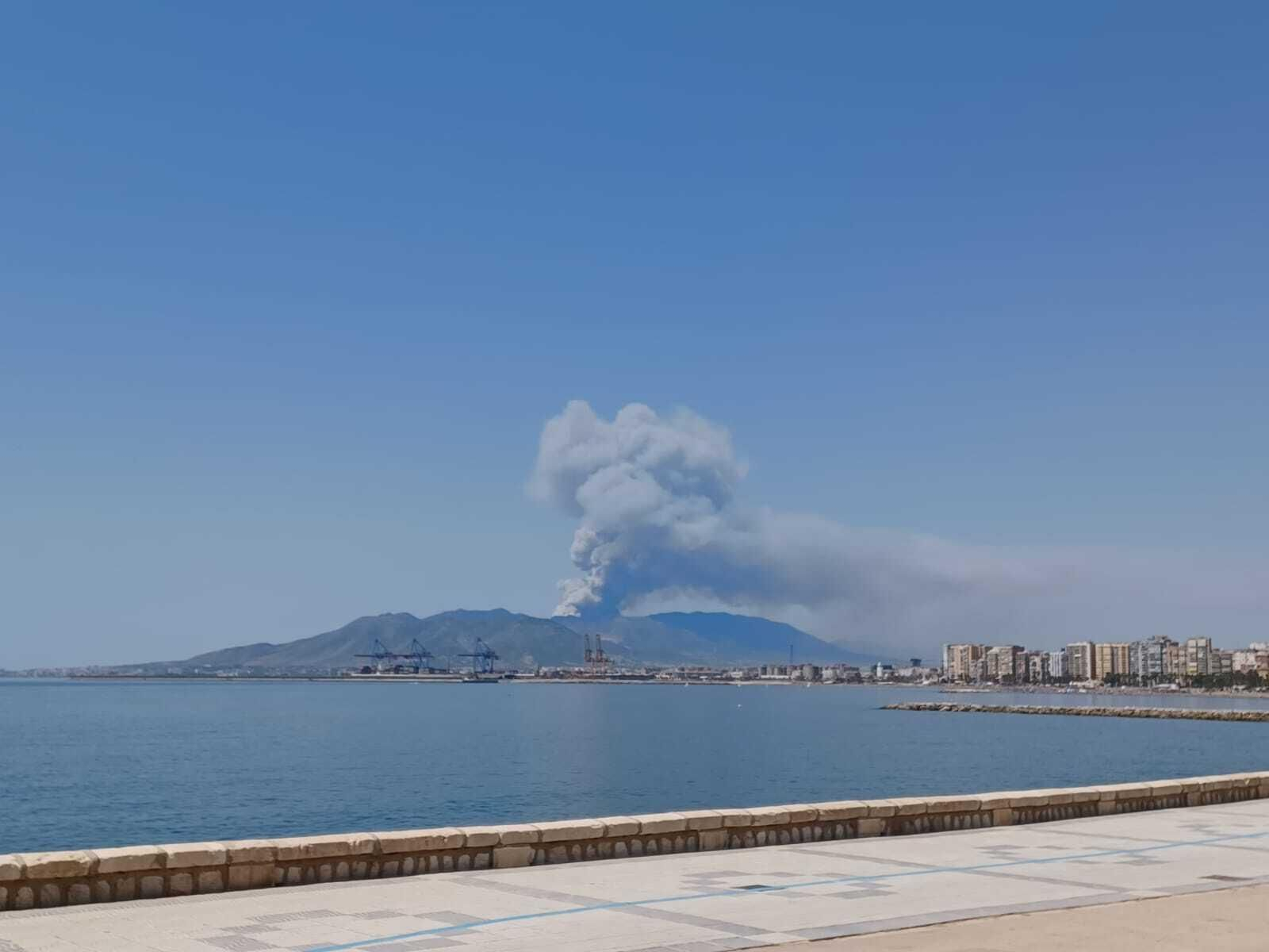 Incendio forestal en Mijas, en el paraje El Higuerón (fotos)