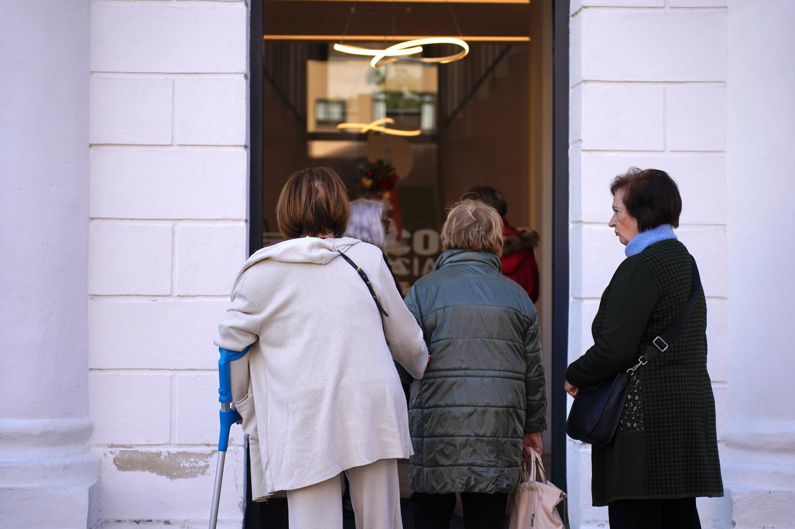 Fotos de la exposición 'Entre dos aguas' de Antonio Jesús Pérez en el Centro Paco de Lucía de Algeciras