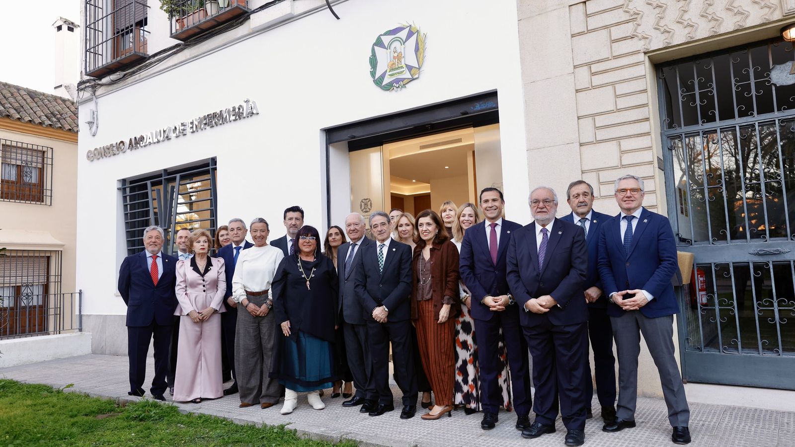 Foto de familia en la inauguración del Colegio Andaluz de Enfermería.
