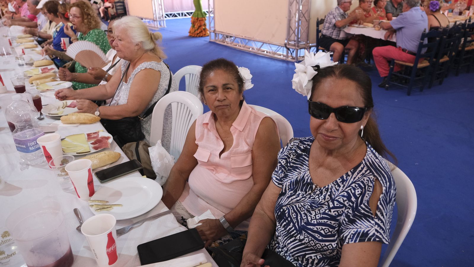 Imágenes de la comida homenaje a los mayores en la Caseta Municipal de la Feria de Almería 2022