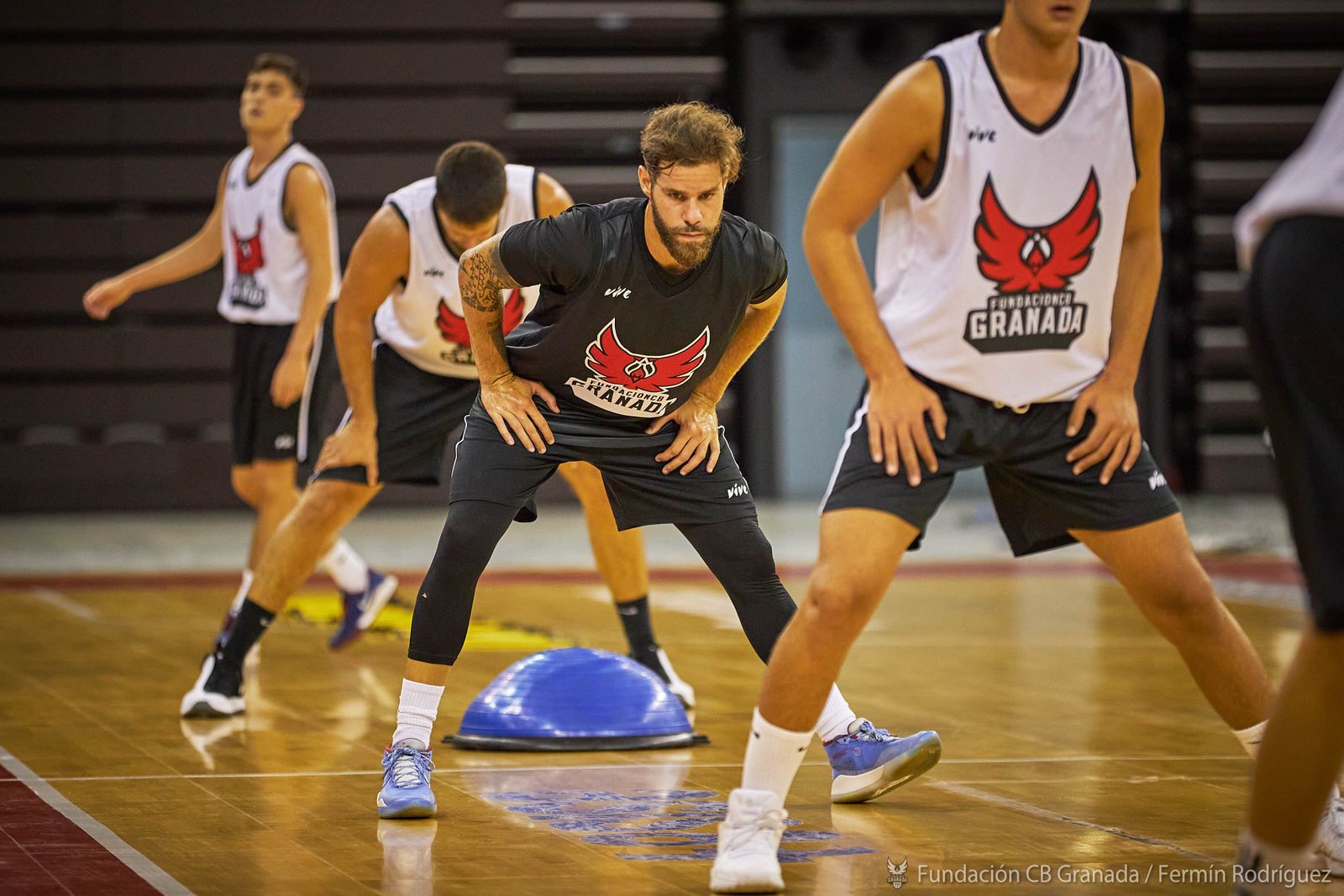 Díaz calienta en un entrenamiento del curso pasado.