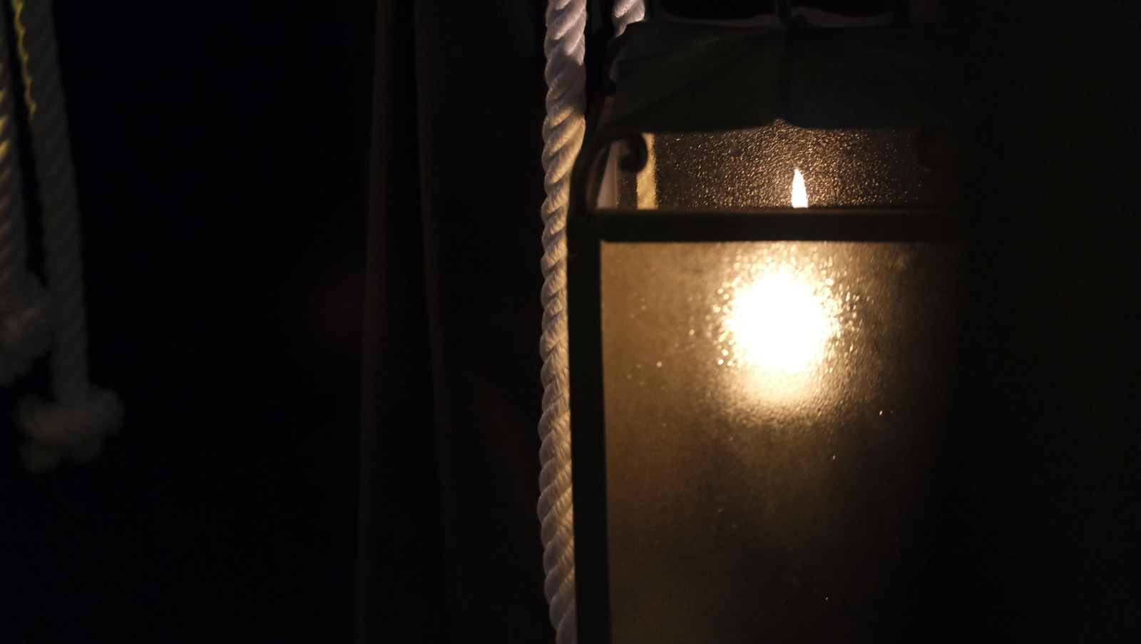 Procesión del Perdón en Almería, en imágenes