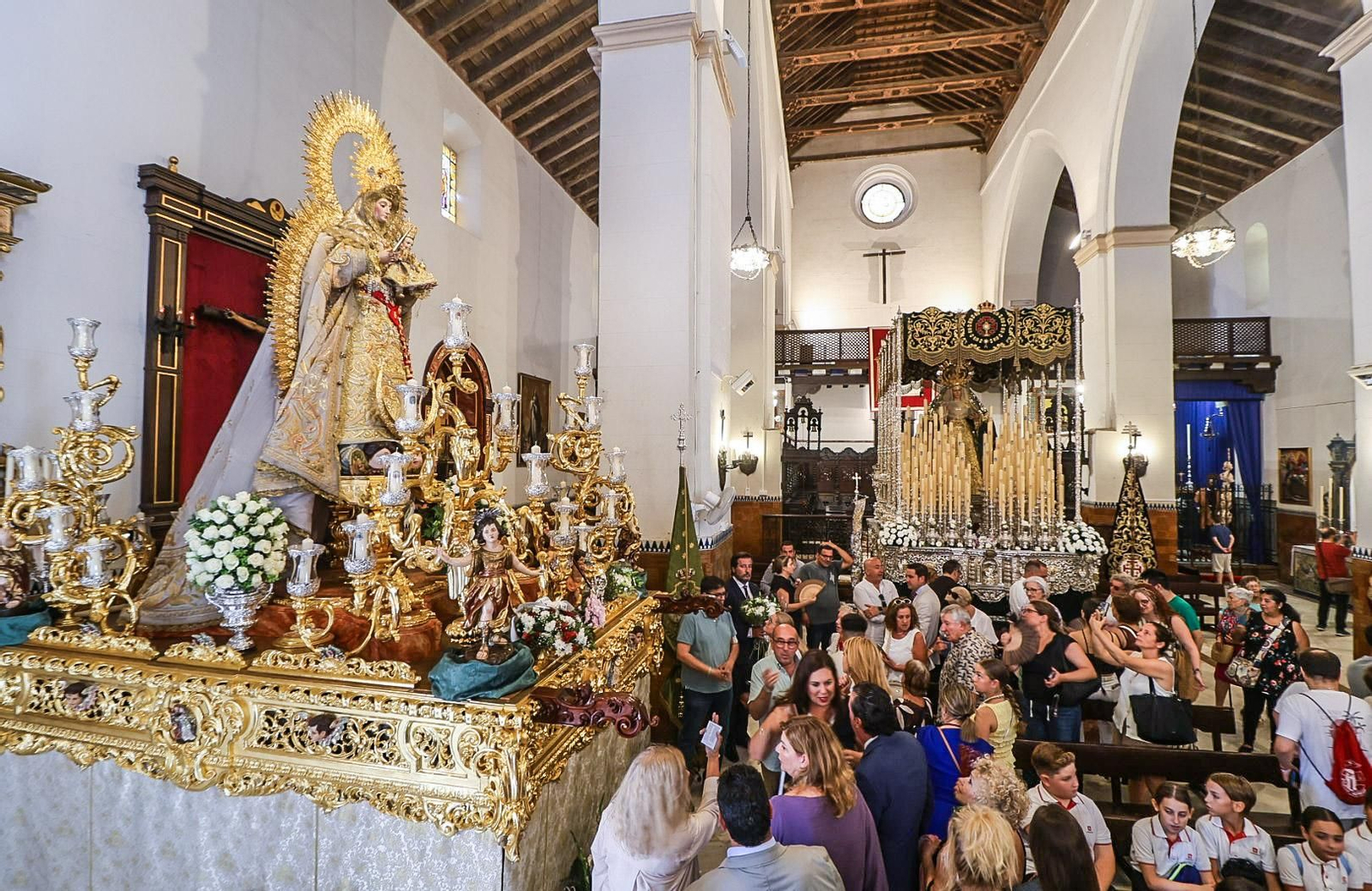 Magna Mariana Huelva 2025: Imágenes del ambiente en las iglesias durante la mañana del viernes