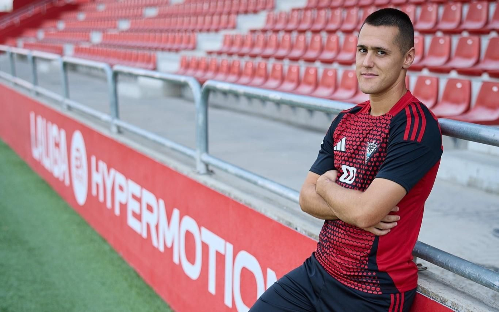 Urko Izeta, uno de los últimos fichajes del Mirandés. Urko Izeta, uno de los últimos fichajes del Mirandés.