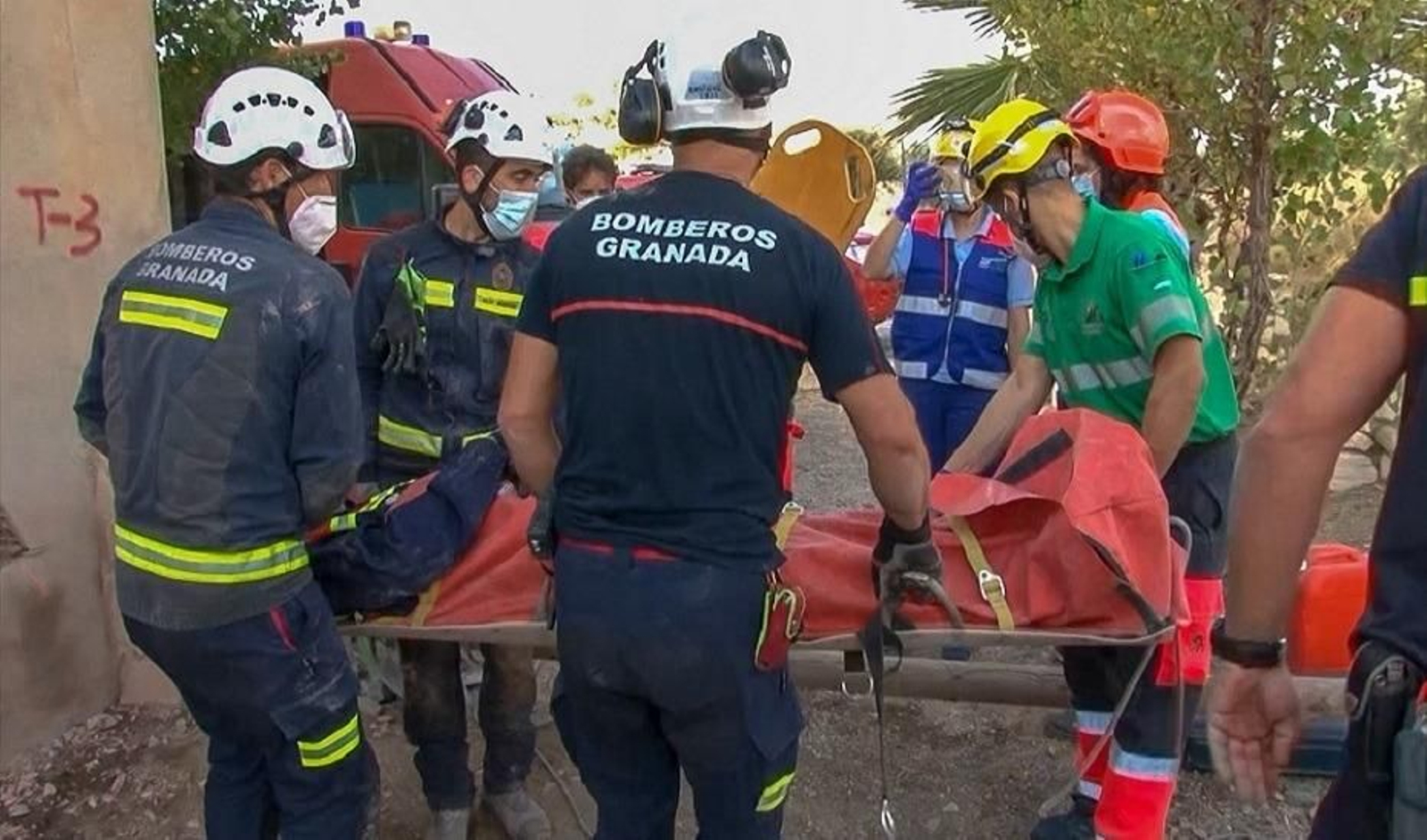 Bomberos y equipos médicos, en el lugar de los hechos.