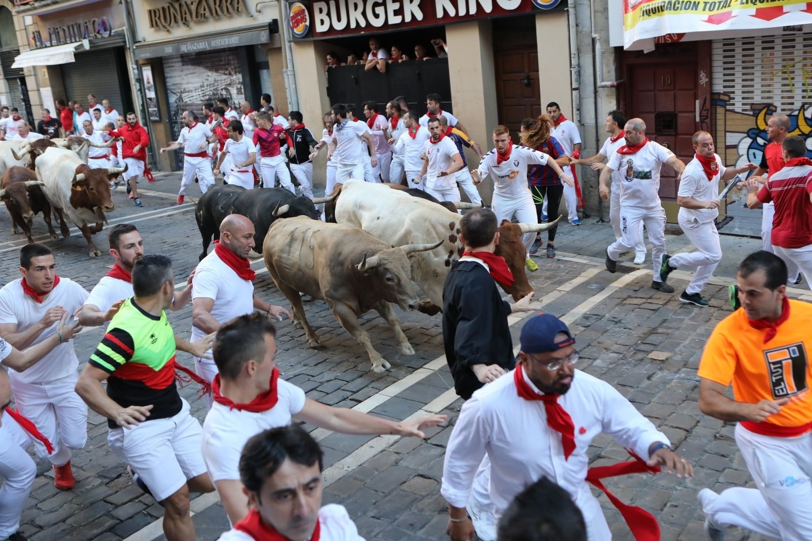 Las imágenes del sexto encierro de San Fermín 2019