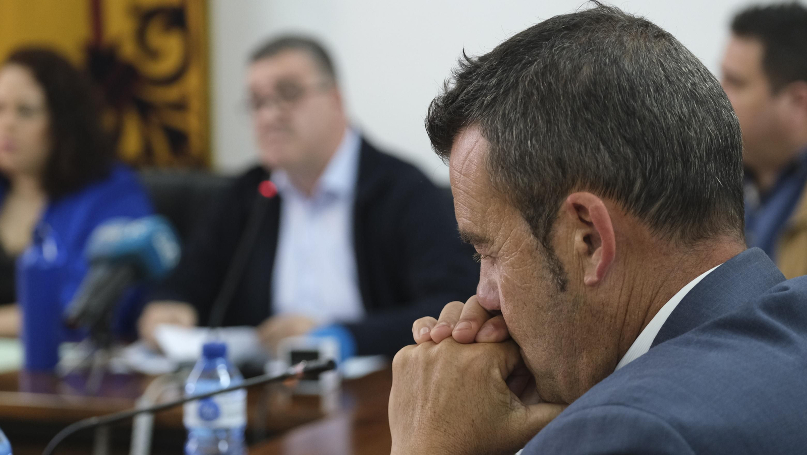 Las imágenes de la moción de censura en el Ayuntamiento de Carboneras