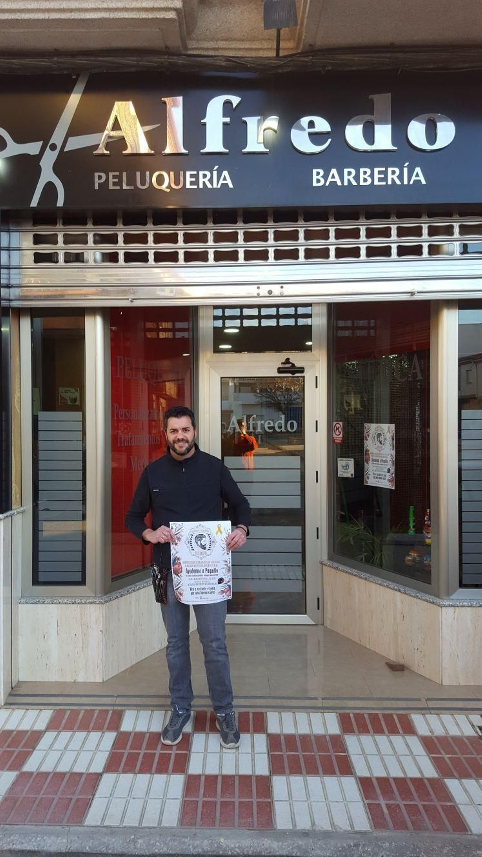 El peluquero Alfredo Merino, organizador del evento solidario.