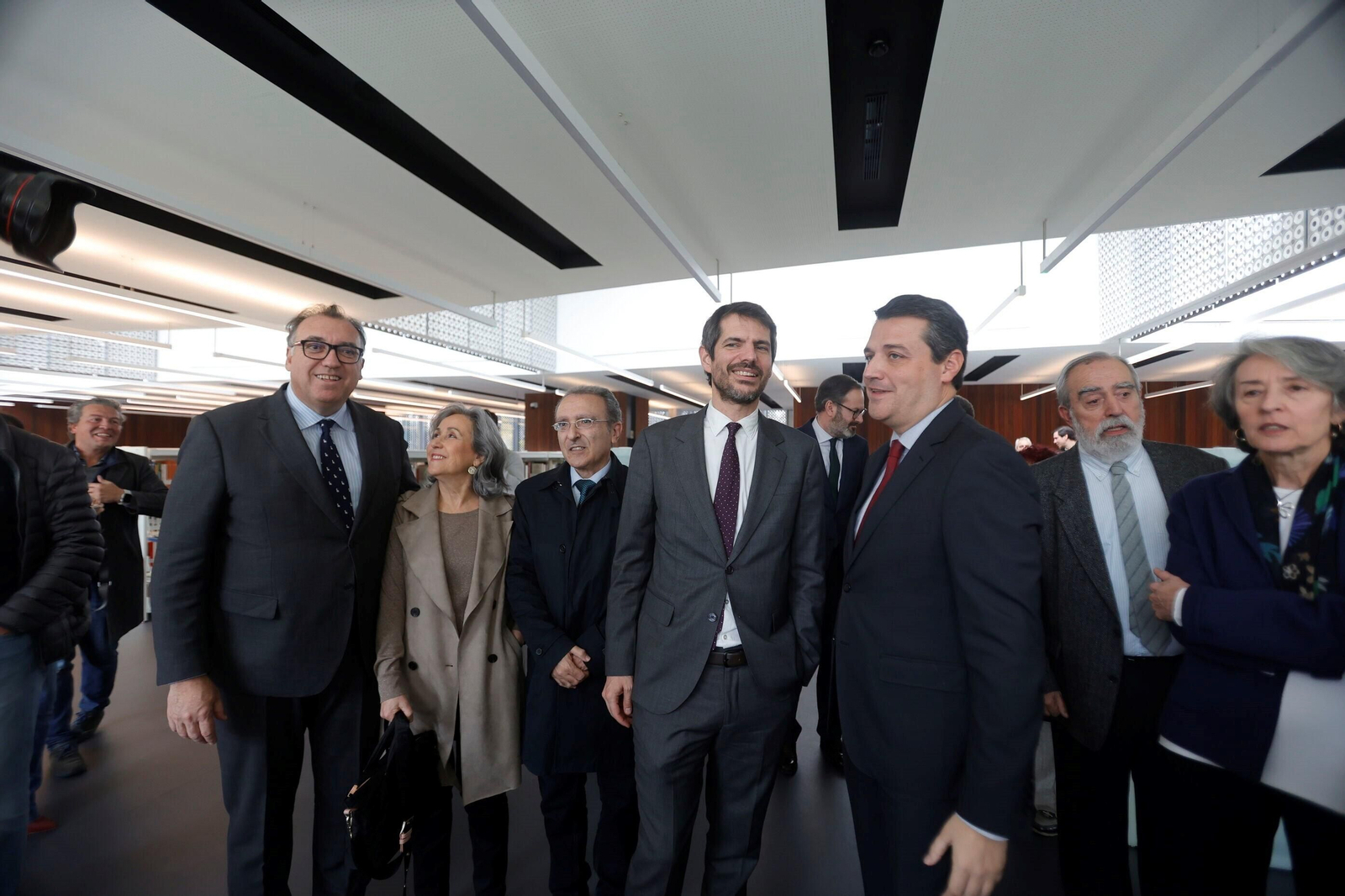 La inauguración de la Biblioteca Grupo Cántico de Córdoba, en imágenes