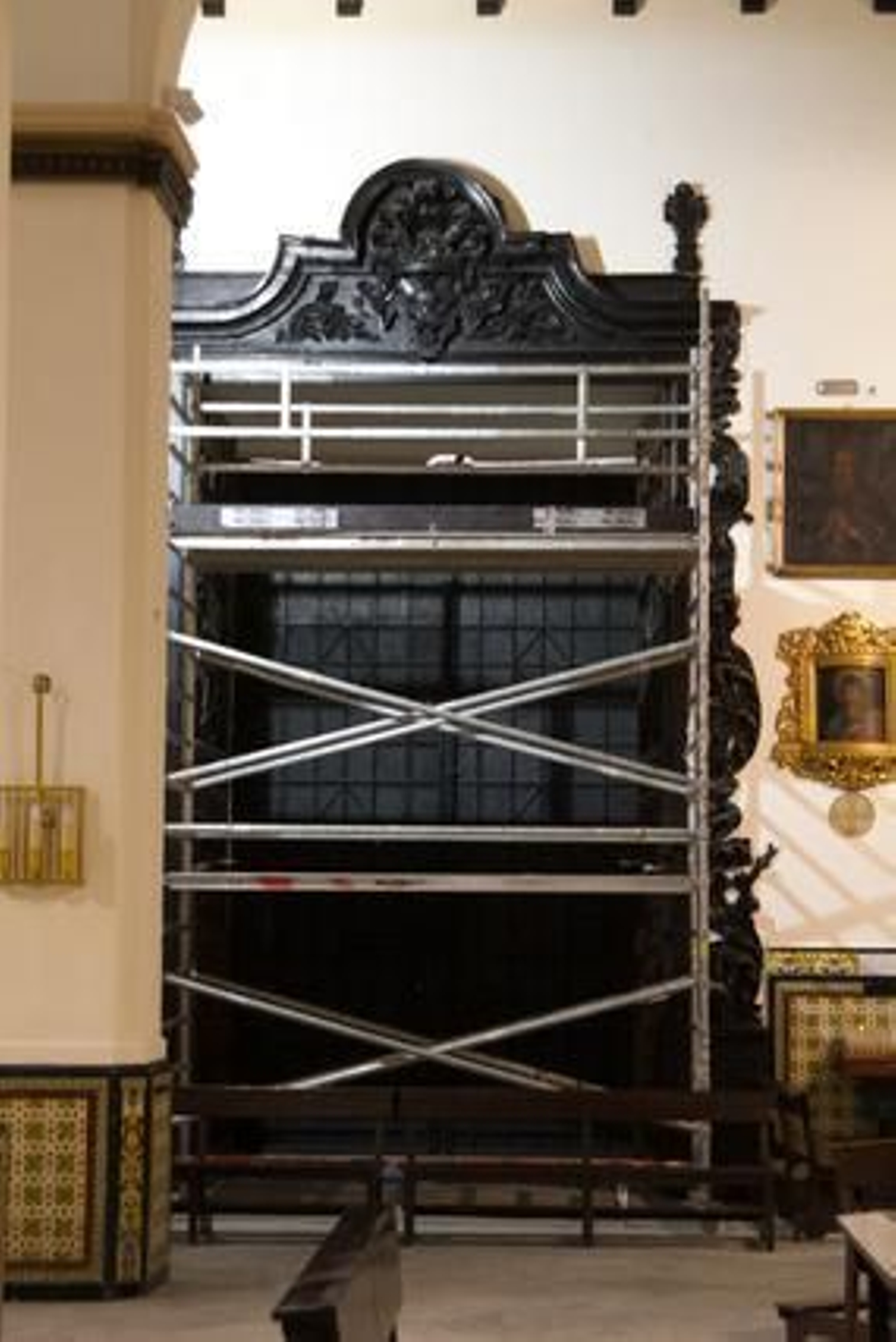 Un andamio aún en el interior del templo.

Foto: Victoria Hidalgo