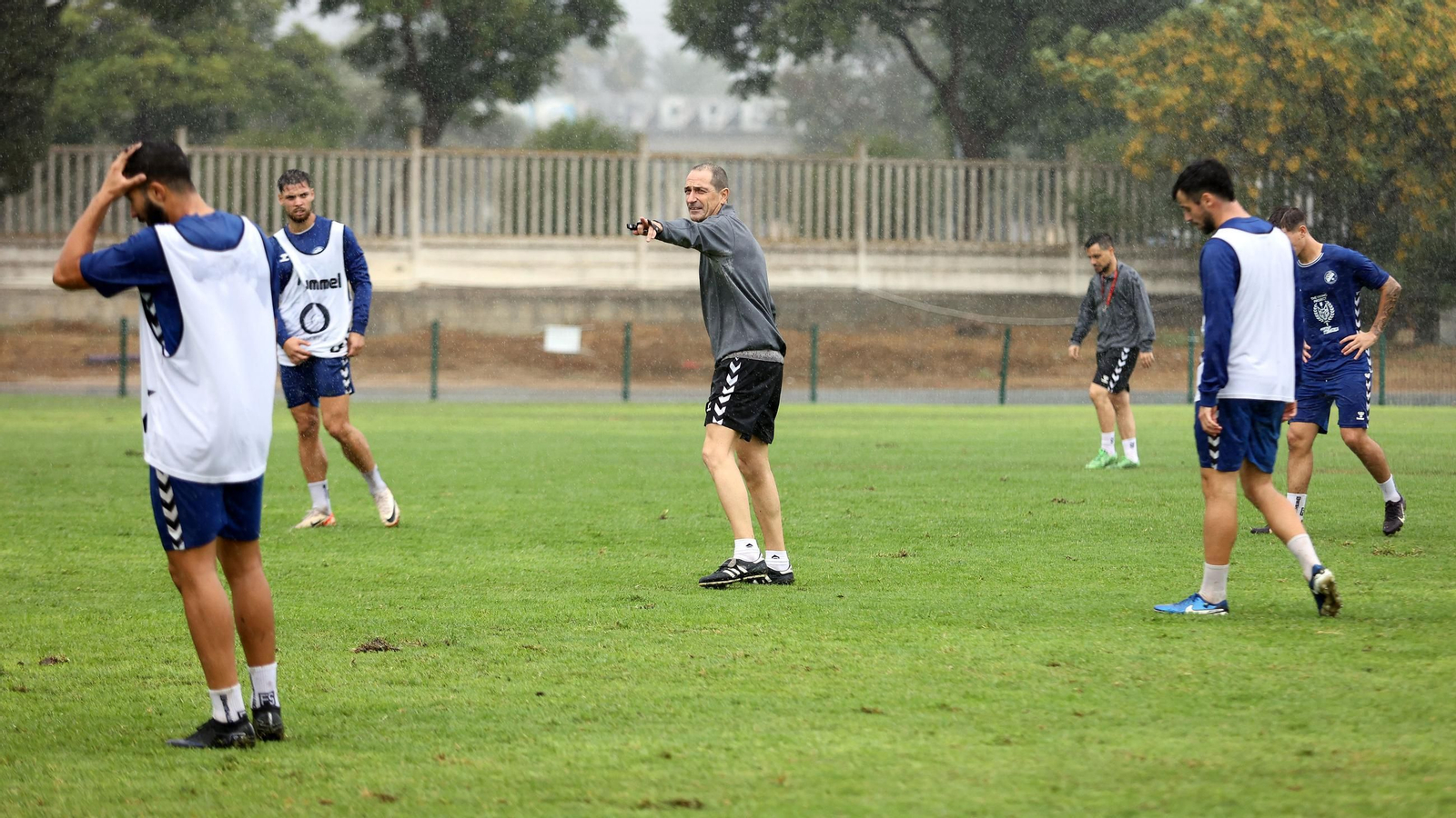Primer entrenamiento del nuevo entrenador en el Xerez DFC