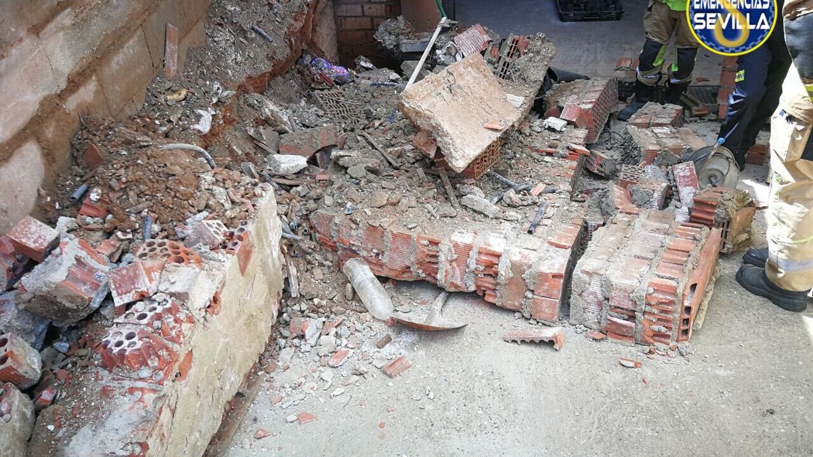Un detalle del muro que se desplomó sobre la víctima.