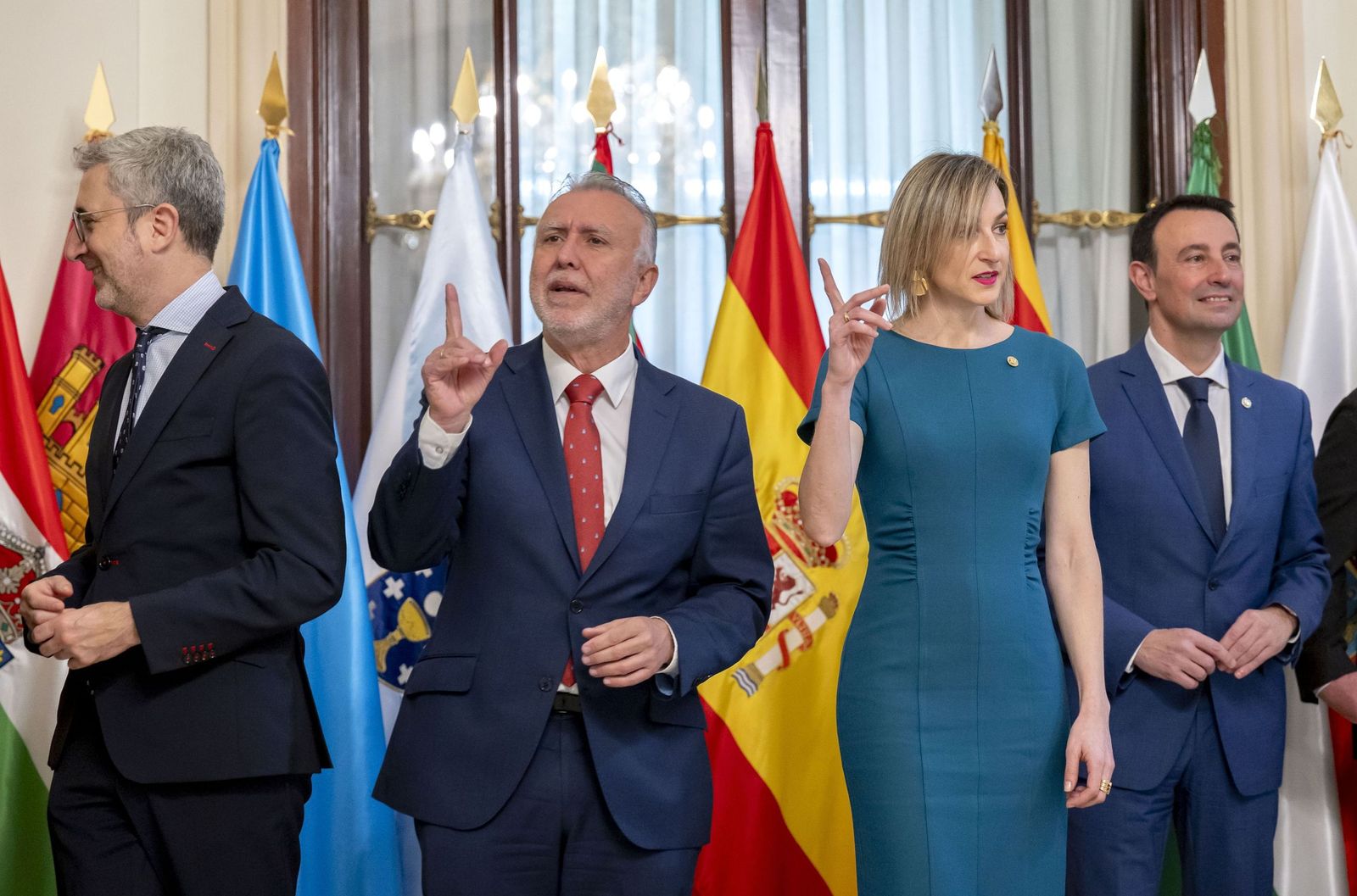 El ministro de Política Territorial, Ángel Víctor Torres, y la consejera vasca de Gobernanza, Administración Digital y Autogobierno del Gobierno Vasco, Maria Ubarretxena, este viernes.