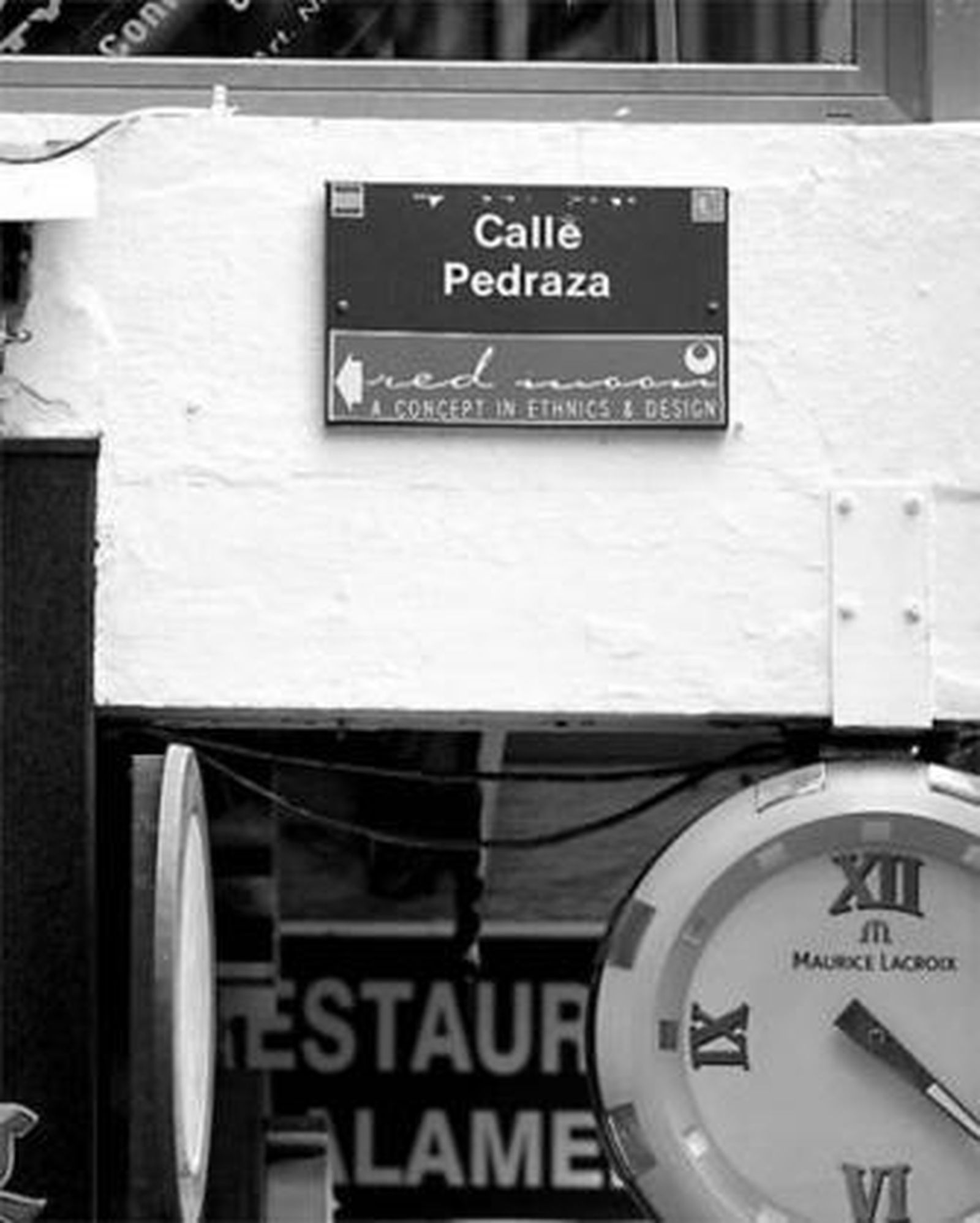 Los rótulos de las calles marbellíes dejarán de tener publicidad.