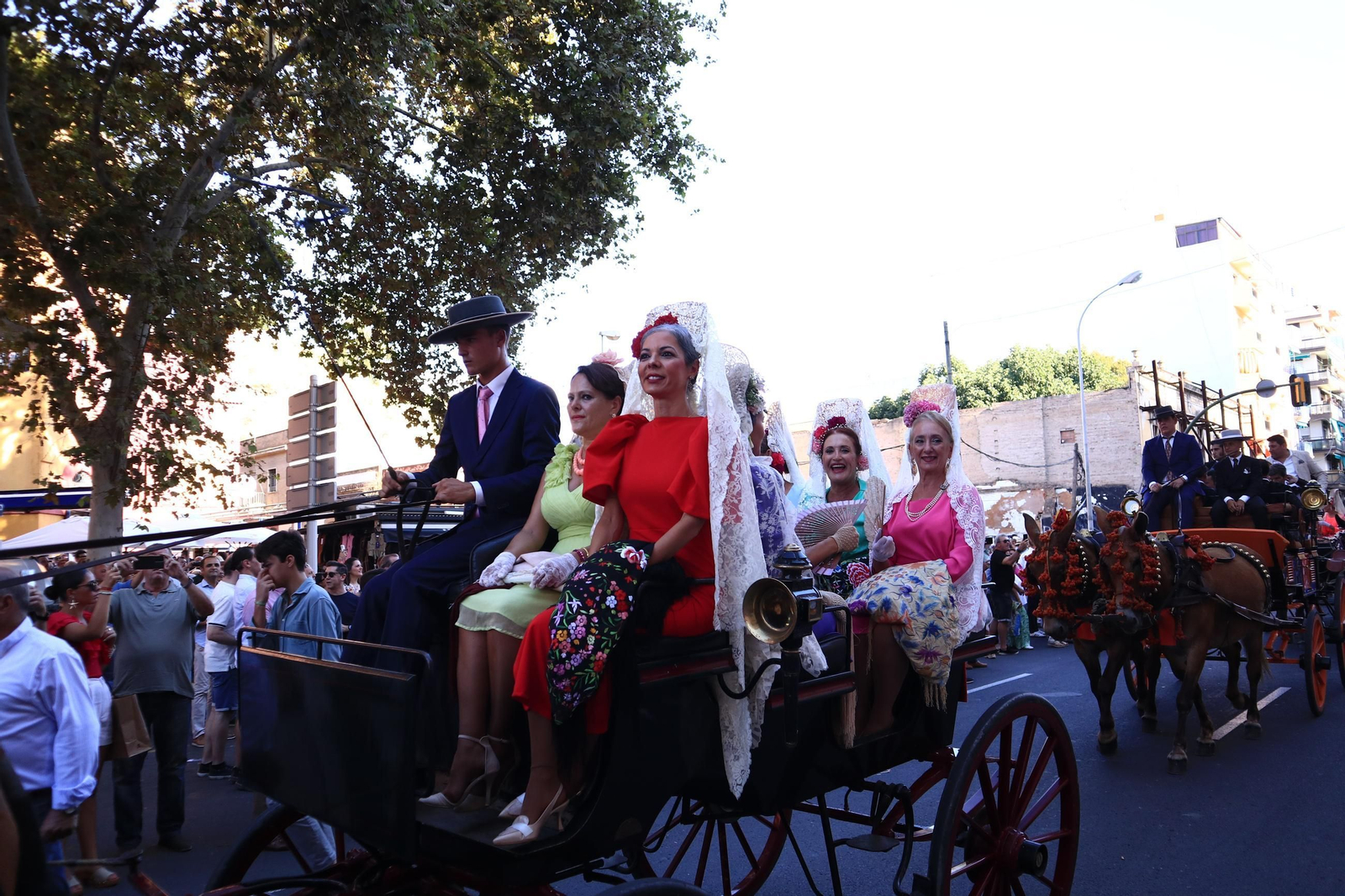 Imágenes de ambiente en el tercer día de toros en Huelva