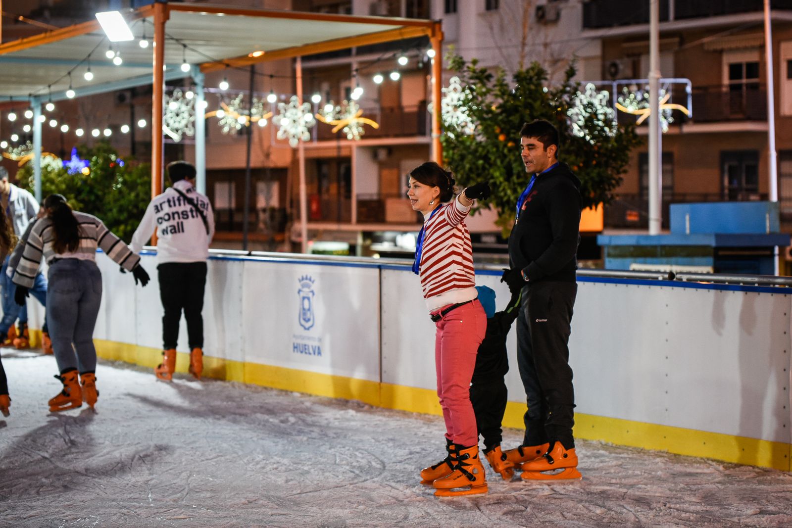La pista de patinaje sobre hielo en Isla chica, en imágenes