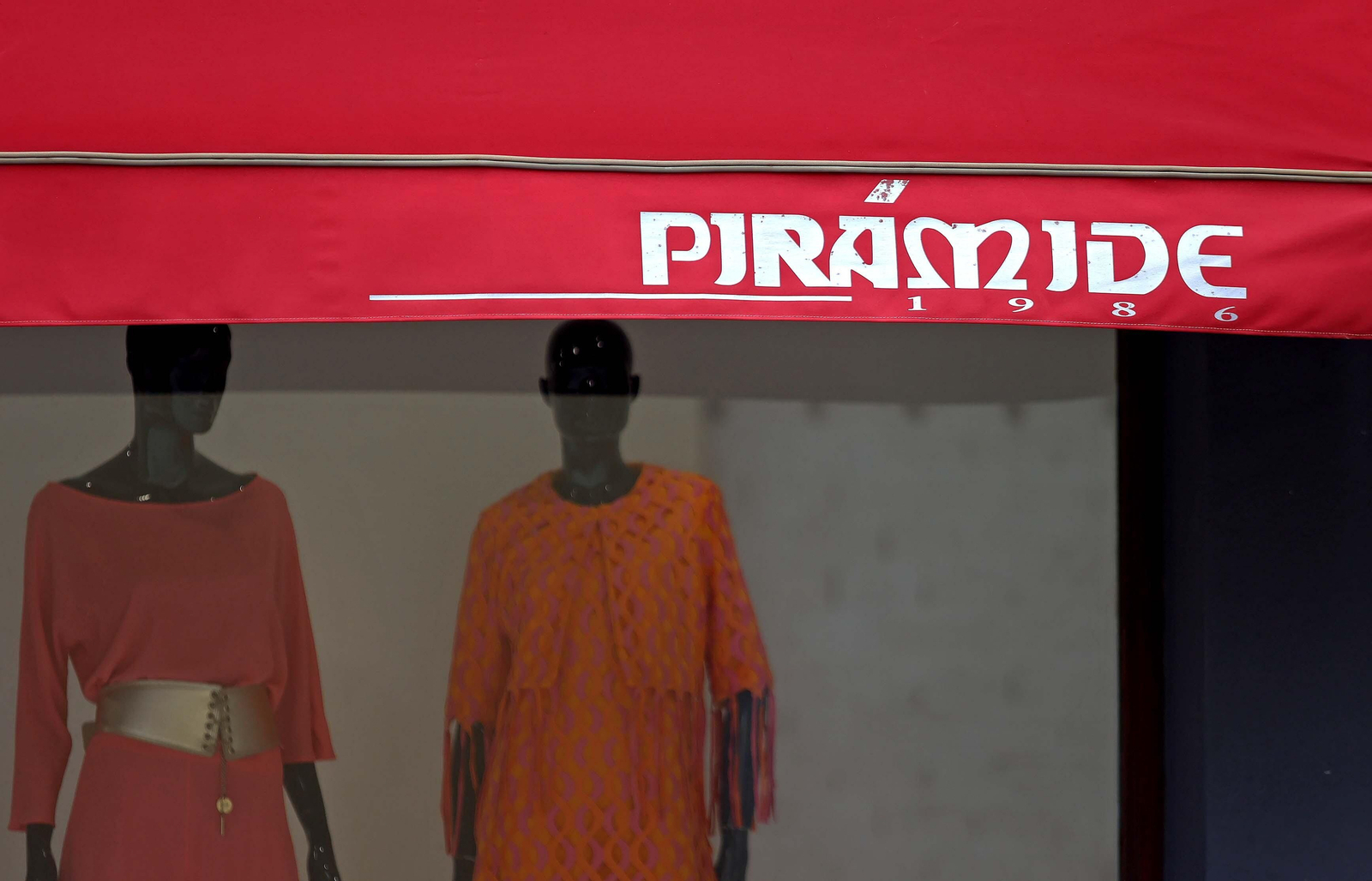 Boutique Pirámide de Algeciras, en imágenes