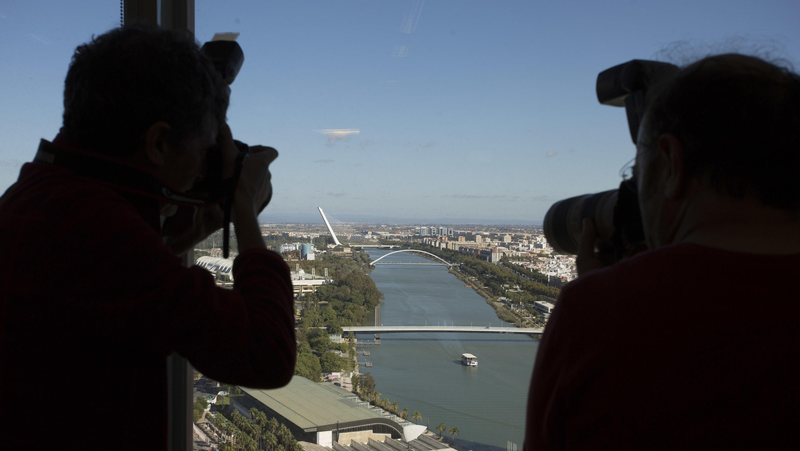 Visita del alcalde a la Torre Sevilla