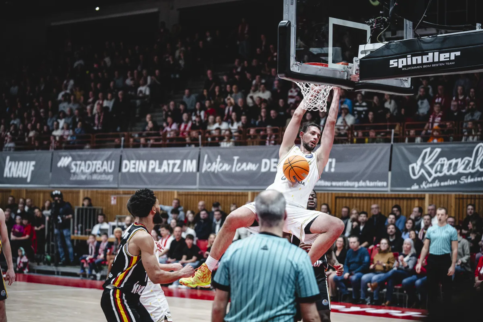 BCL: El Patrioti Levice y el Elan Chalon toman ventaja para ser rivales del Unicaja