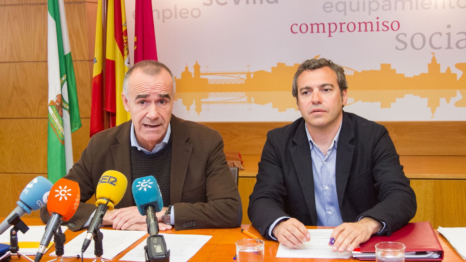 El delegado de Hábitat Urbano, Antonio Muñoz; y el gerente de Emvisesa, Felipe Castro.