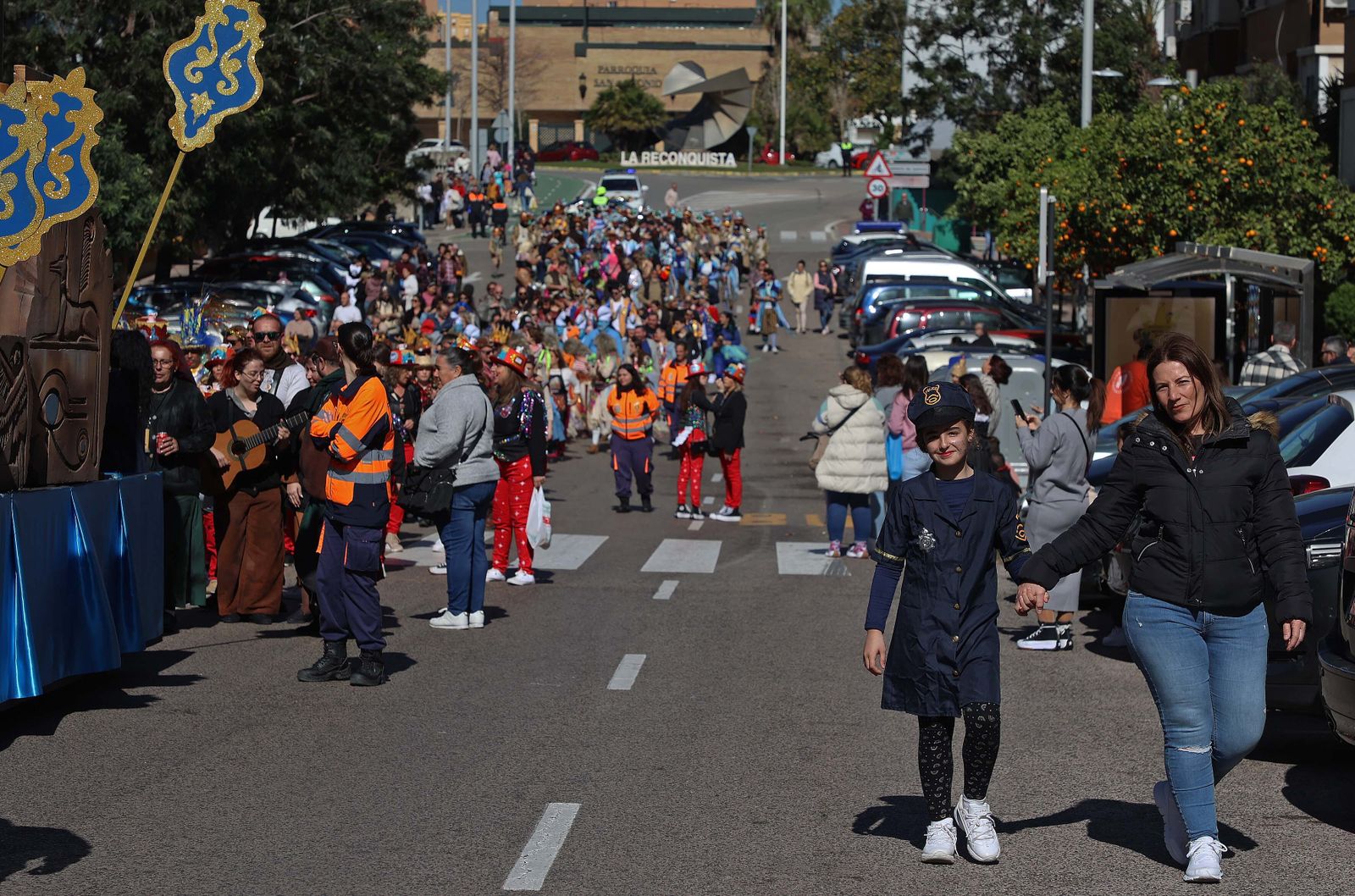 La cabalgata de agrupaciones del Carnaval de Algeciras, en imágenes