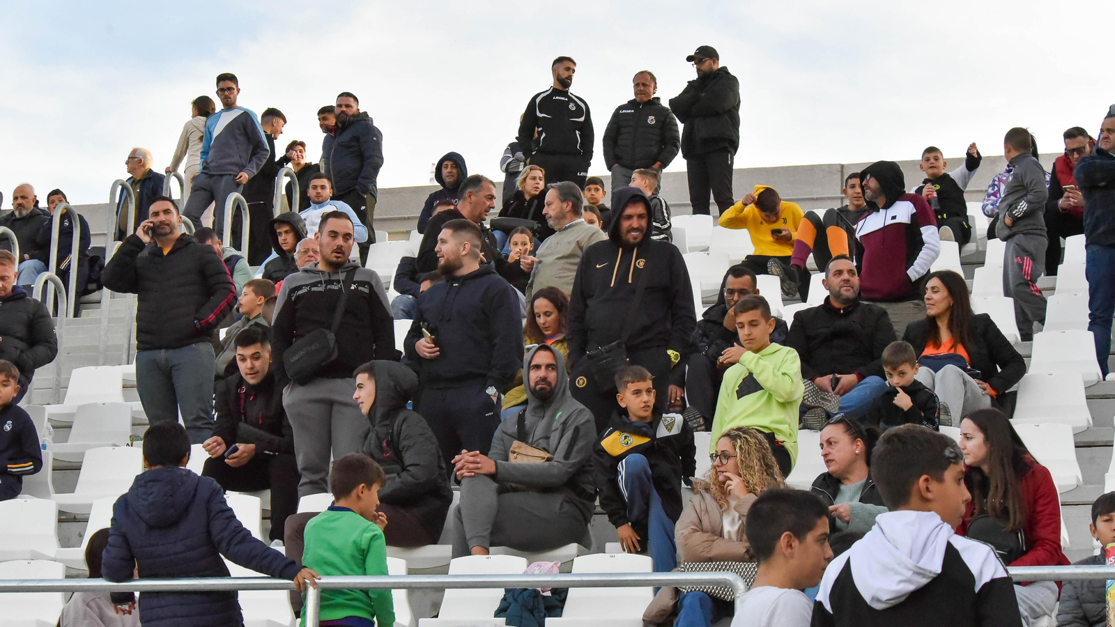 Búscate durante el Balona - UCAM Murcia en el Ciudad de La Línea