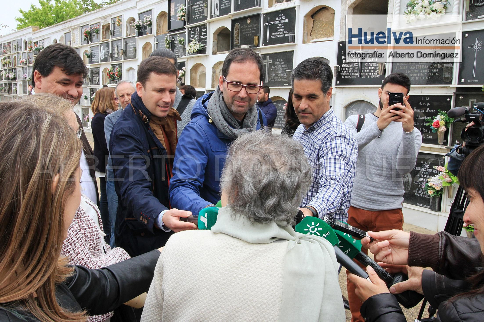 Imágenes del homenaje a William Martin "el hombre que nunca existió" en el cementerio de la Soledad