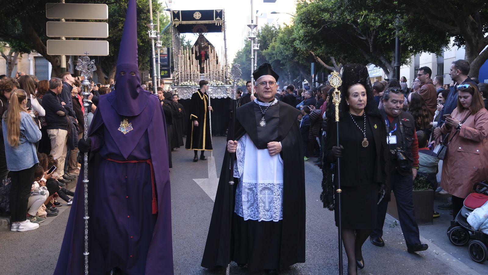 Procesión del Santo Entierro en Almería, en imágenes
