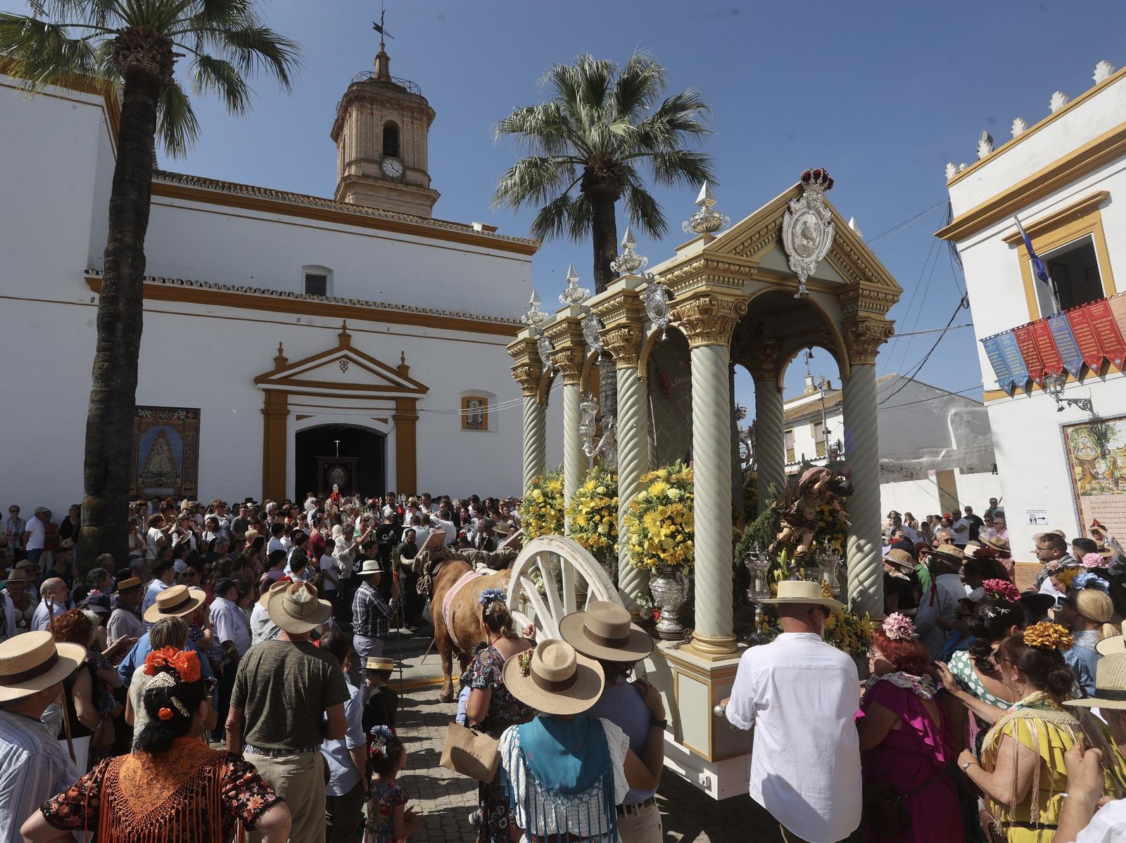 Presentación de las hermandades en Villamanrique