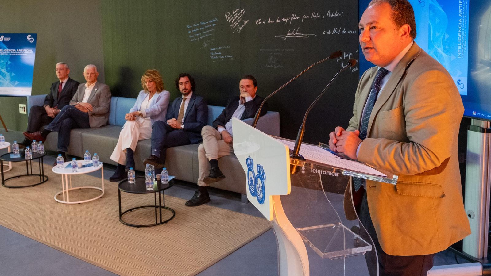 David Toscano, Pilar Miranda, Juan Antonio Márquez, Ignacio Álvarez-Ossorio y Francisco Javier González en las jornadas sobre Inteligencia Artificial.