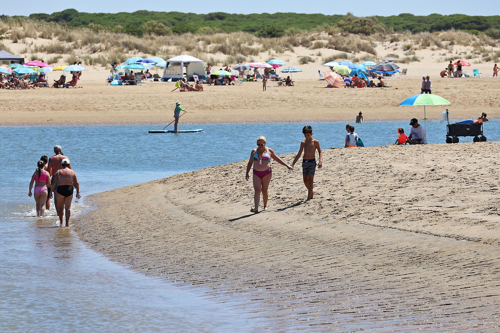 Las imágenes del domingo de playa en Huelva