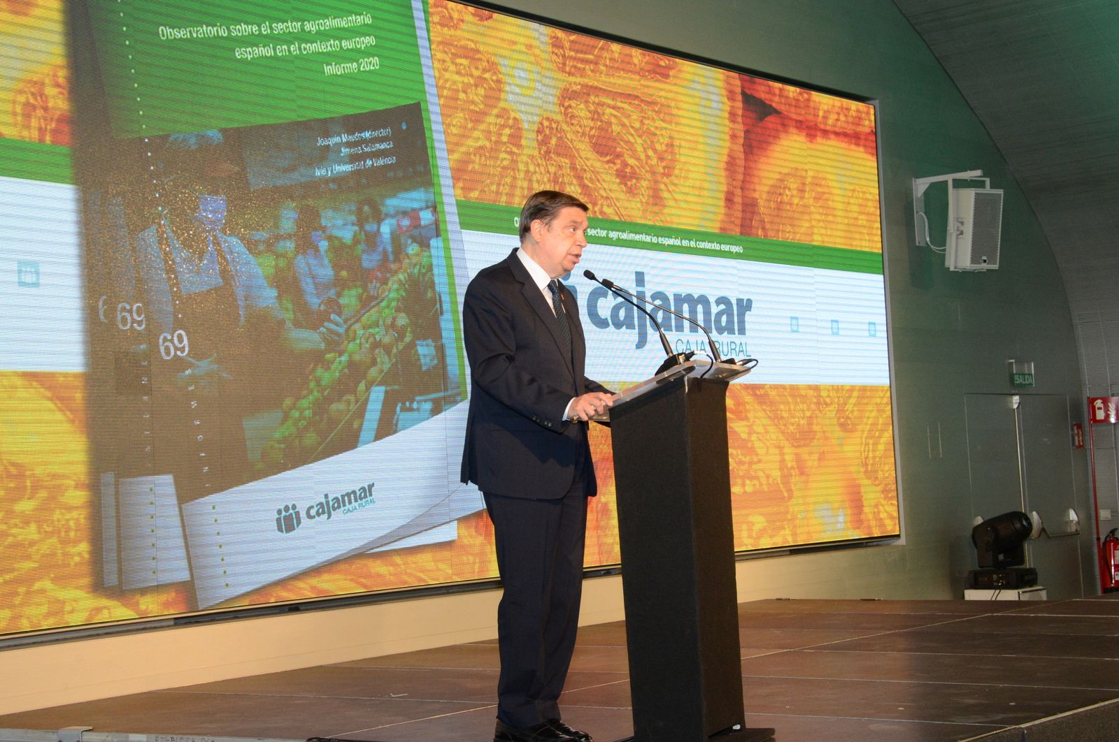 El ministro Luis Planas en la presentación del 0bservatorio del sector agroalimentario español. Informe 2020 de Cajamar