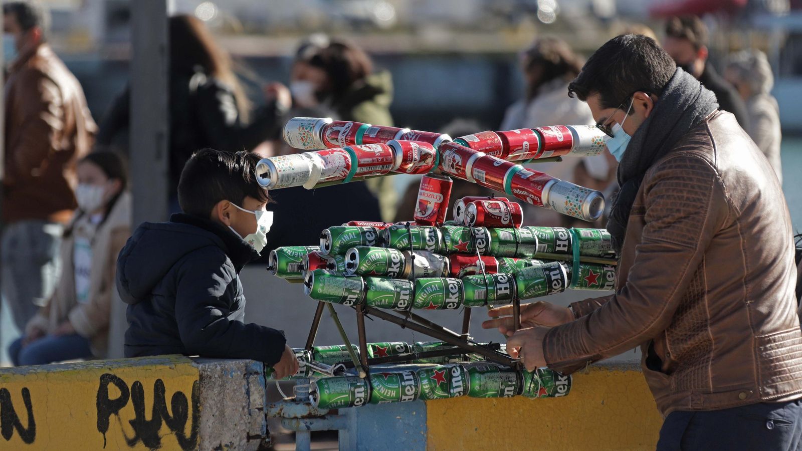 Padres y niños se vuelcan con esta tradición y fabrican originales artilugios para este día