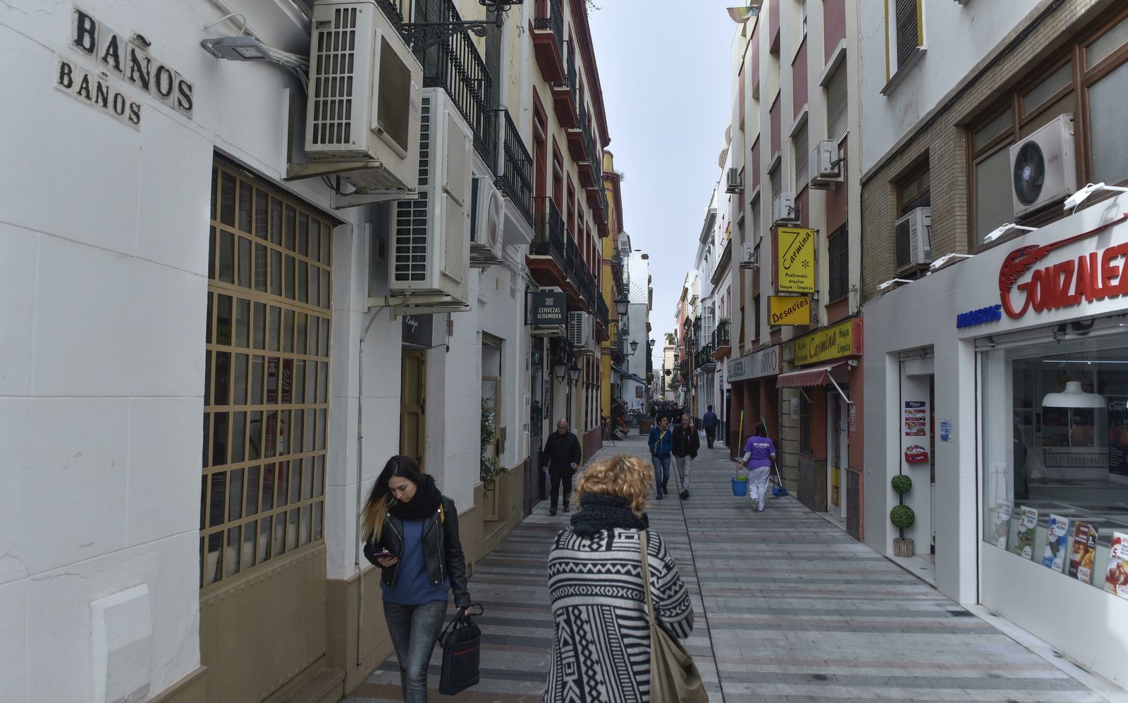 El aspecto que presenta la calle Baños tras ser reurbanizada.