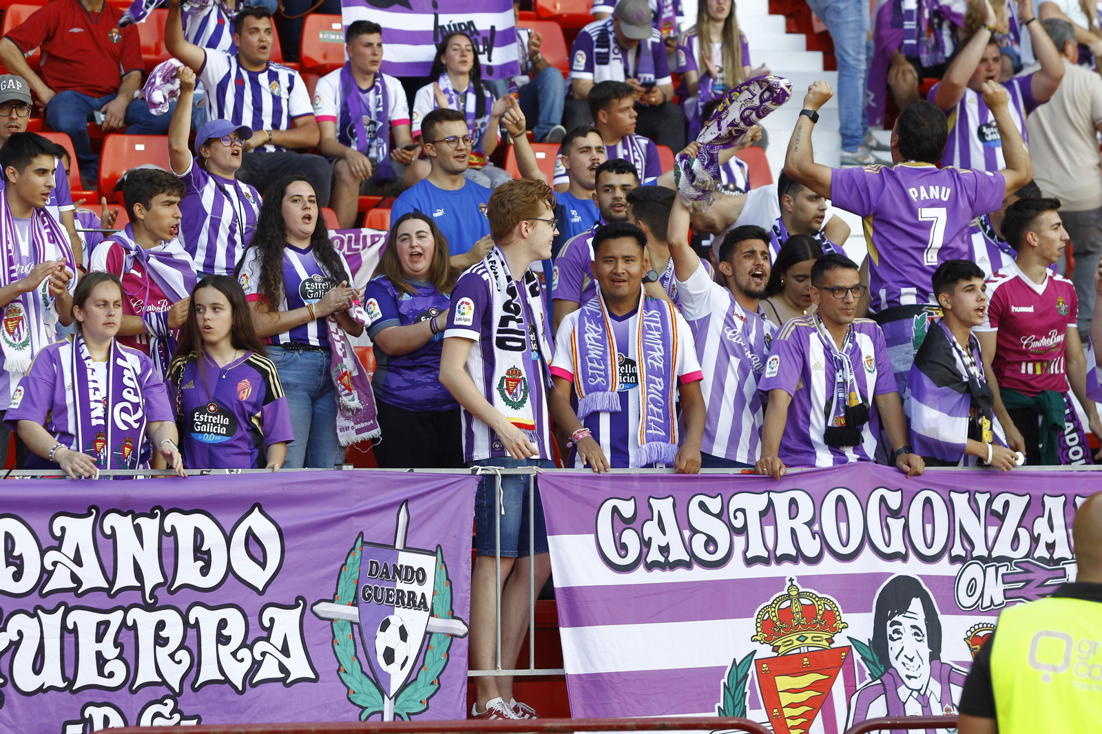 Imágenes del partido U.D. Almería-Real Valladolid C.F.