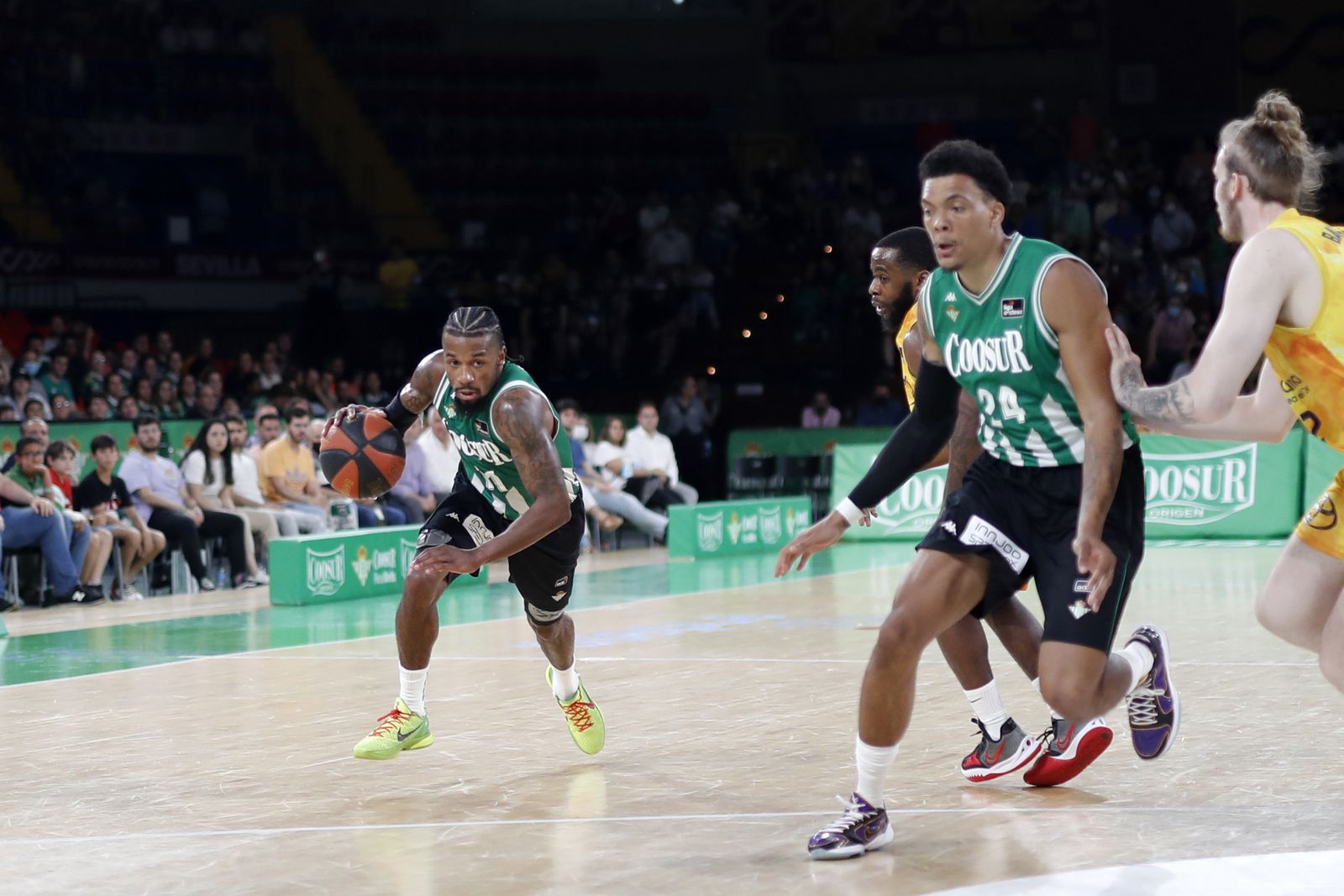 Las imágenes de la salvación del Coosur Betis