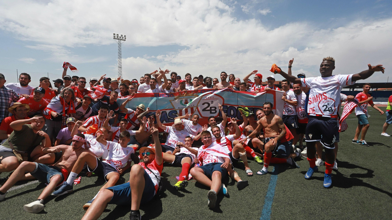 Las mejores fotos de la celebración del ascenso del Algeciras en Socuéllamos