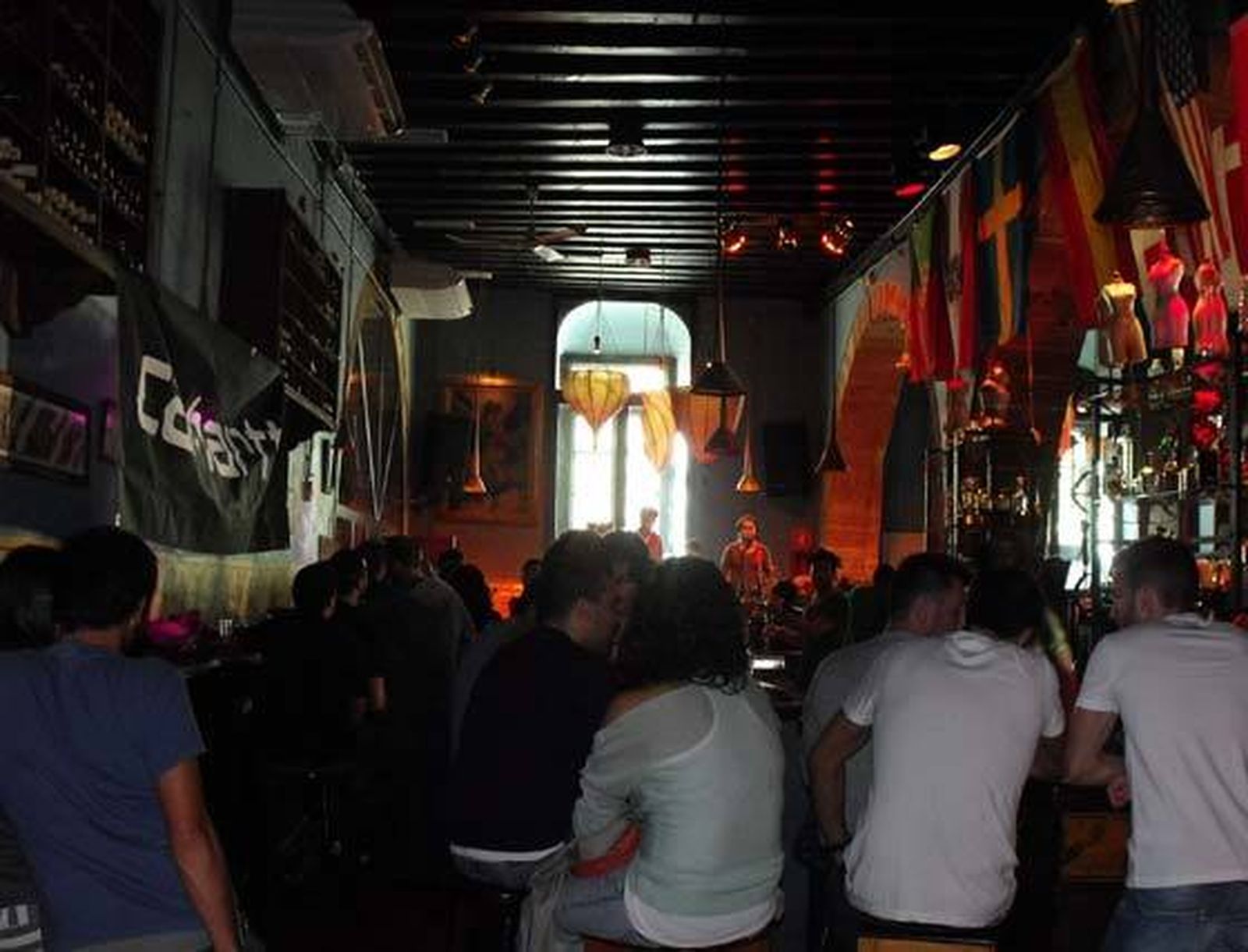 Diversos espacios de El Puerto acogen conciertos de grupos de música independiente durante las tardes del Monkey Week.   Foto: E.G.A.