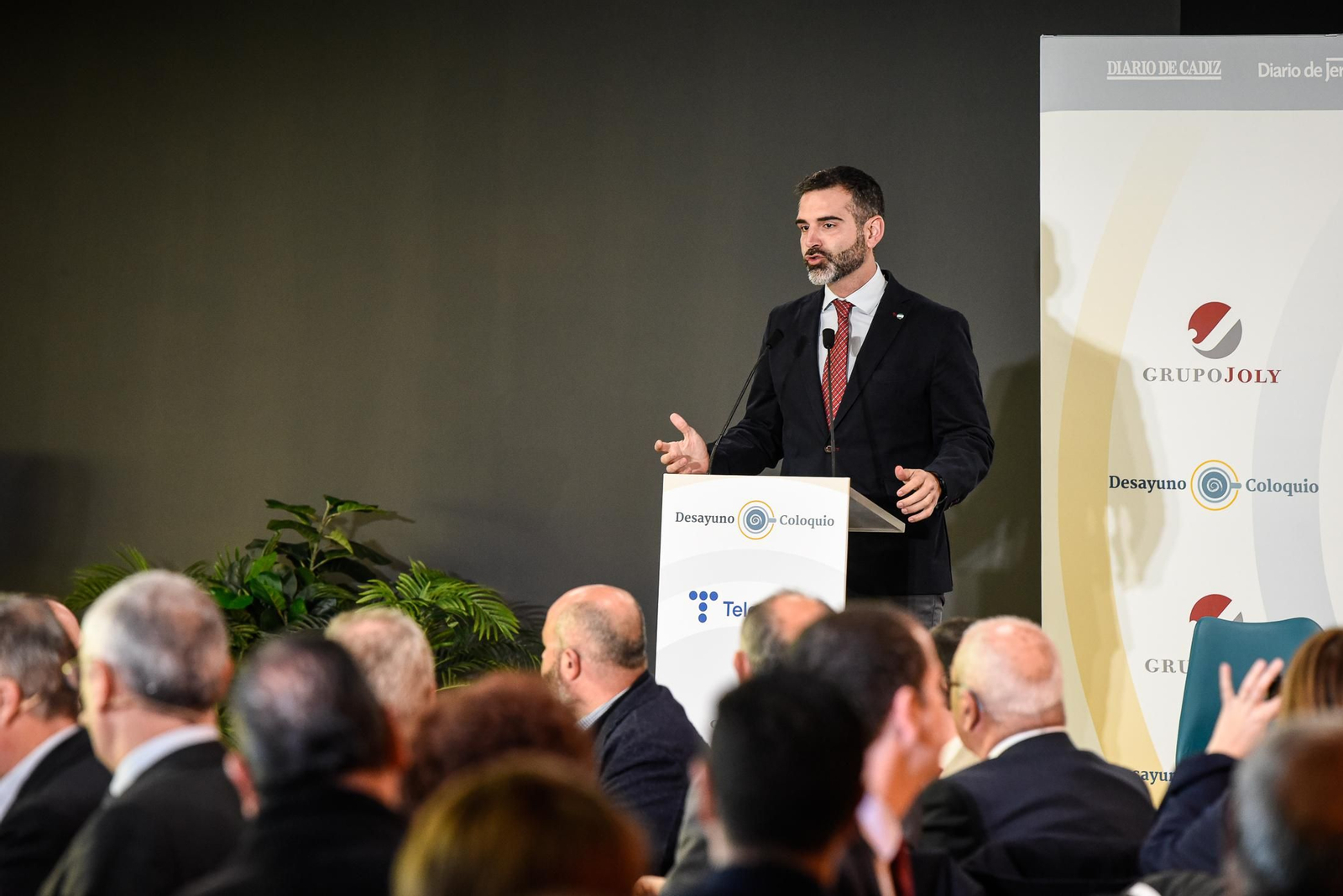 Imágenes del Desayuno Coloquio "Enomía azul, claves para el desarrollo sostenible" organizado por el Grupo Joly